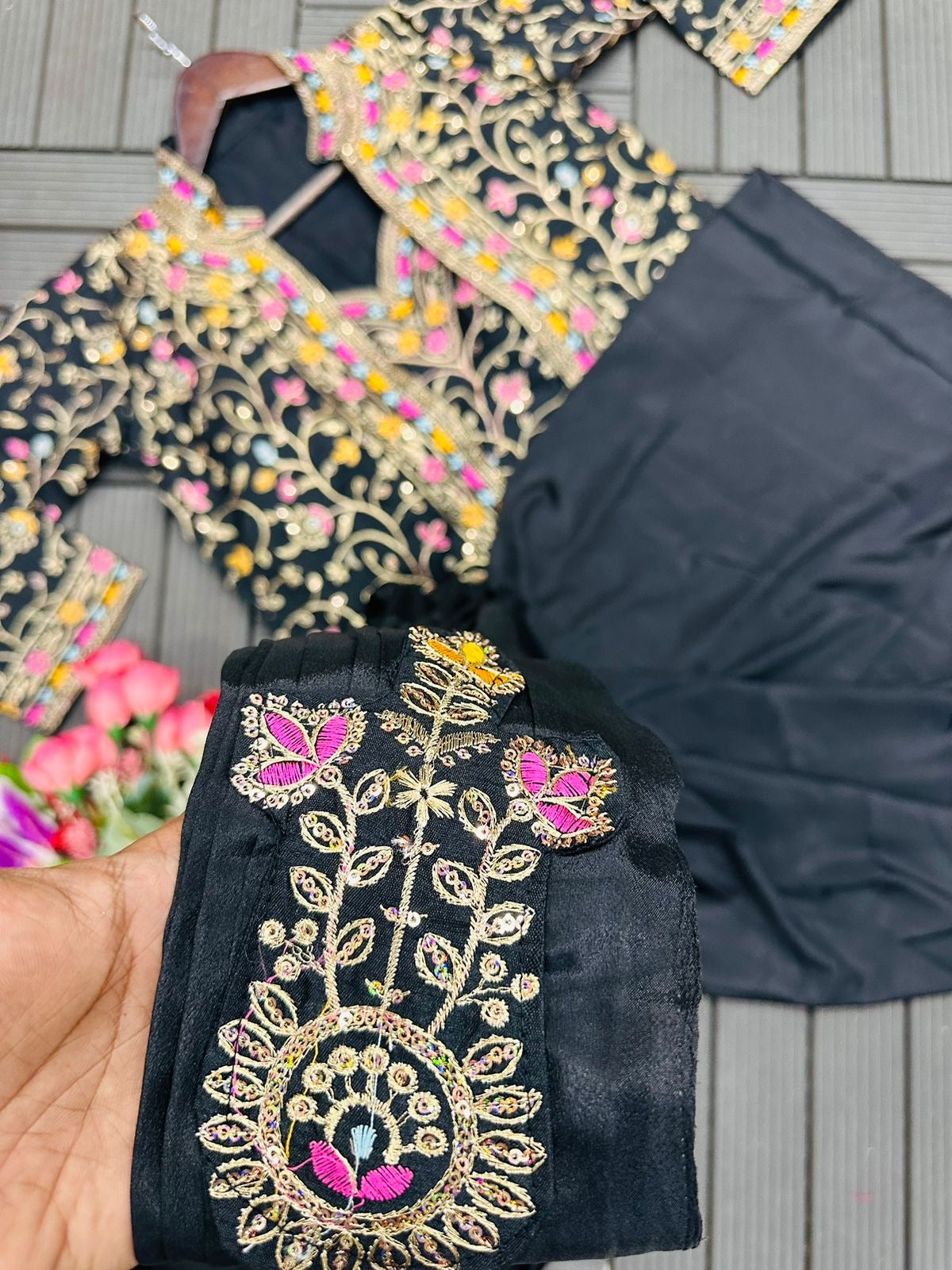 Ready to Wear with Readymade Blouse Black Floral