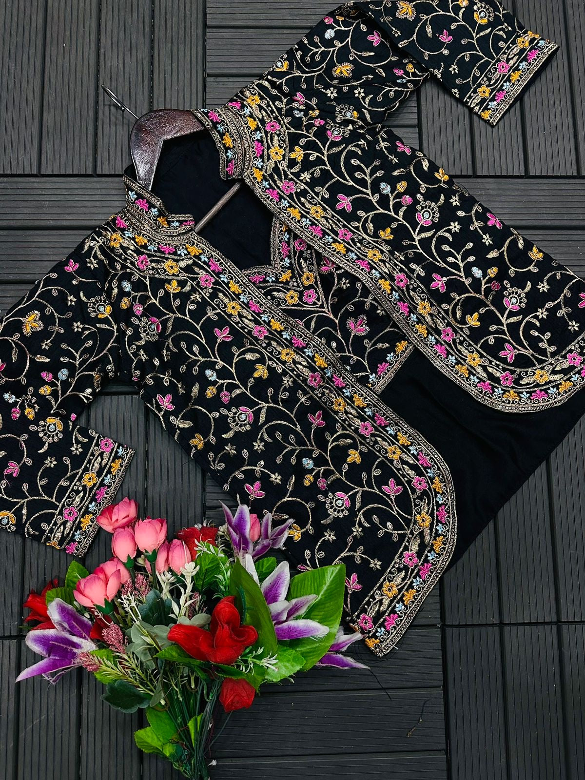 Ready to Wear with Readymade Blouse Black Floral