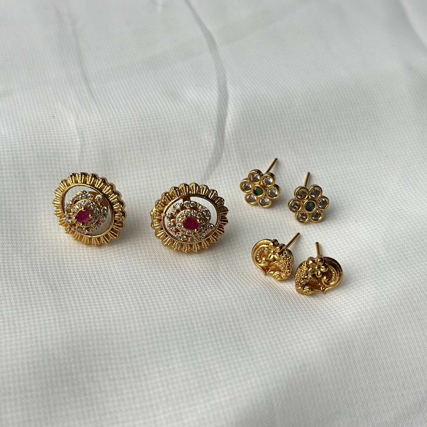 Gold Earrings With Changeable Stones