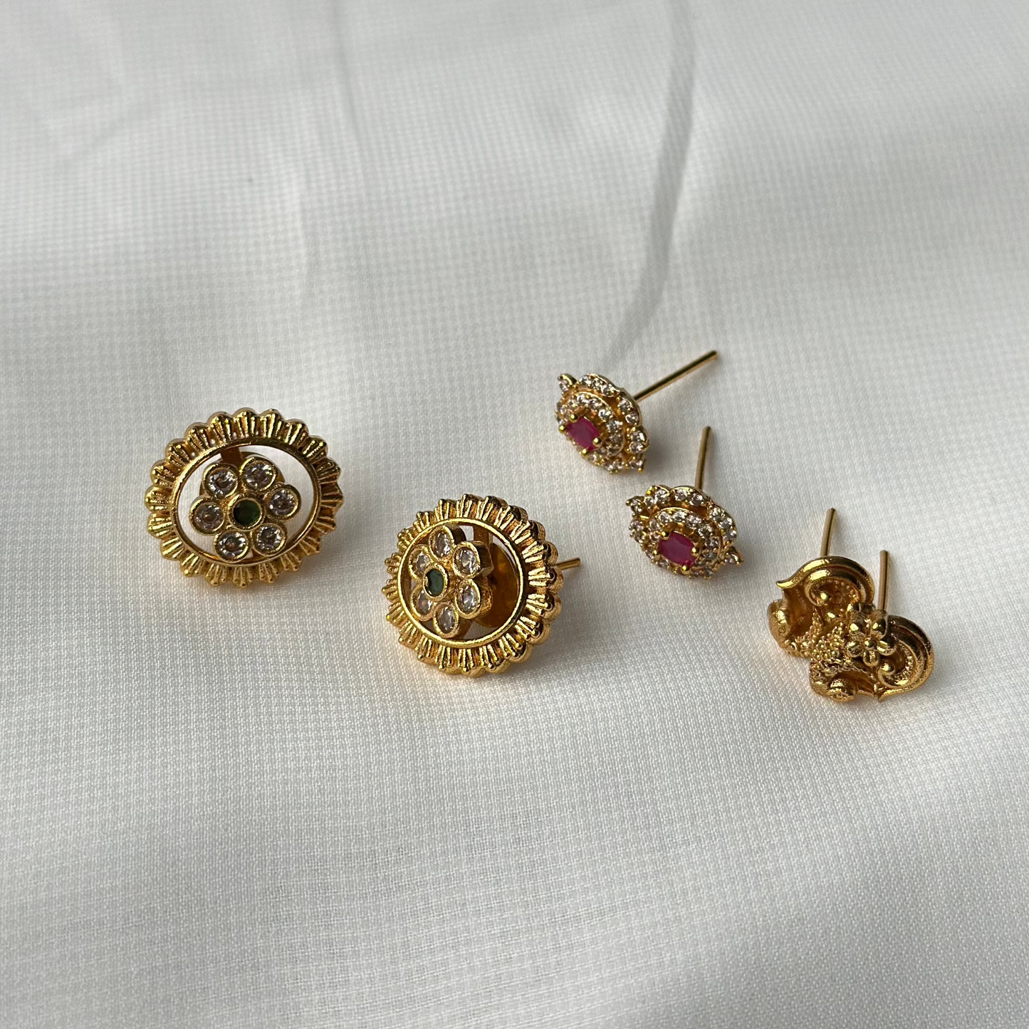 Gold Earrings With Changeable Stones