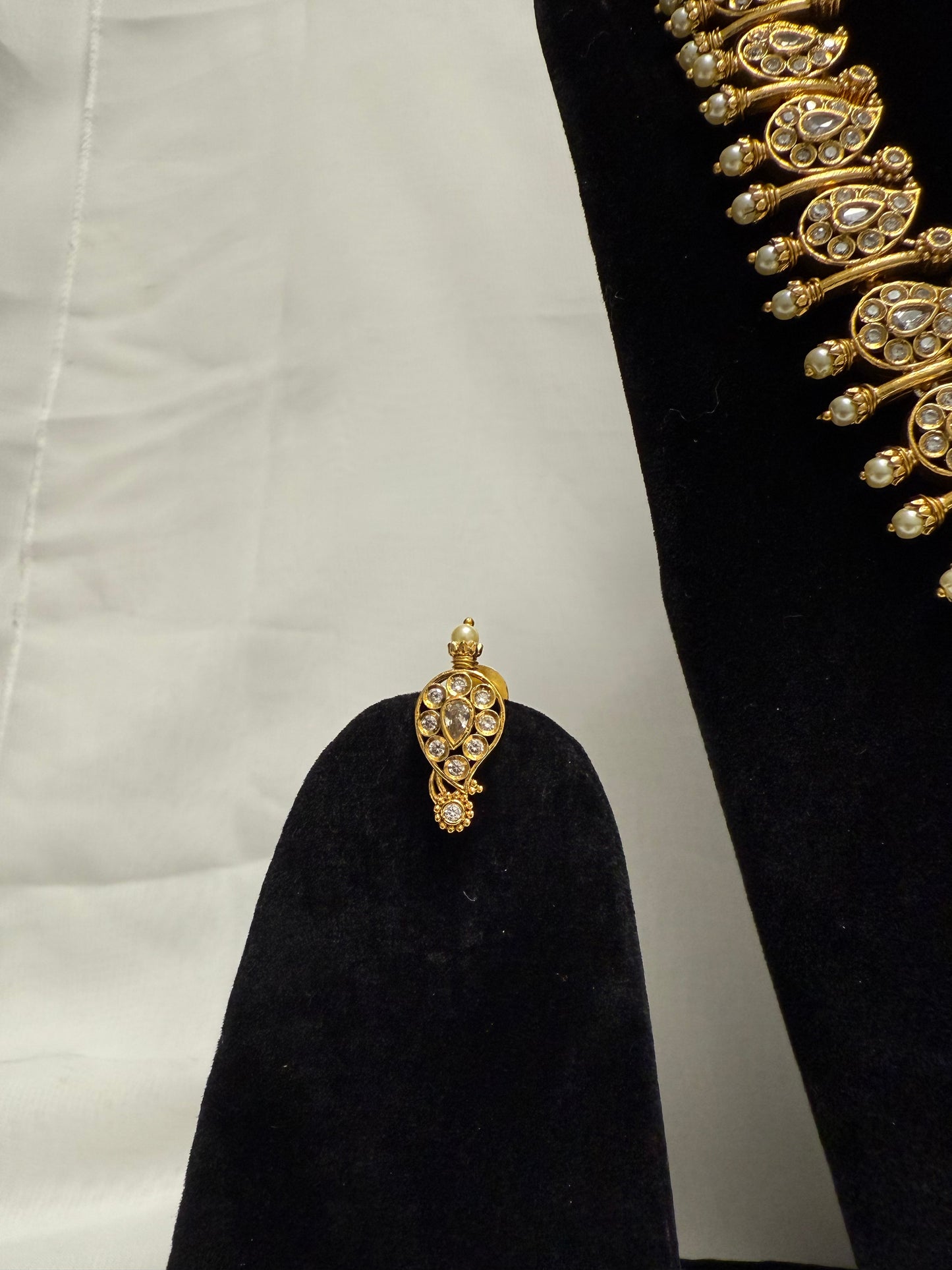 Gold Traditional Necklace 105