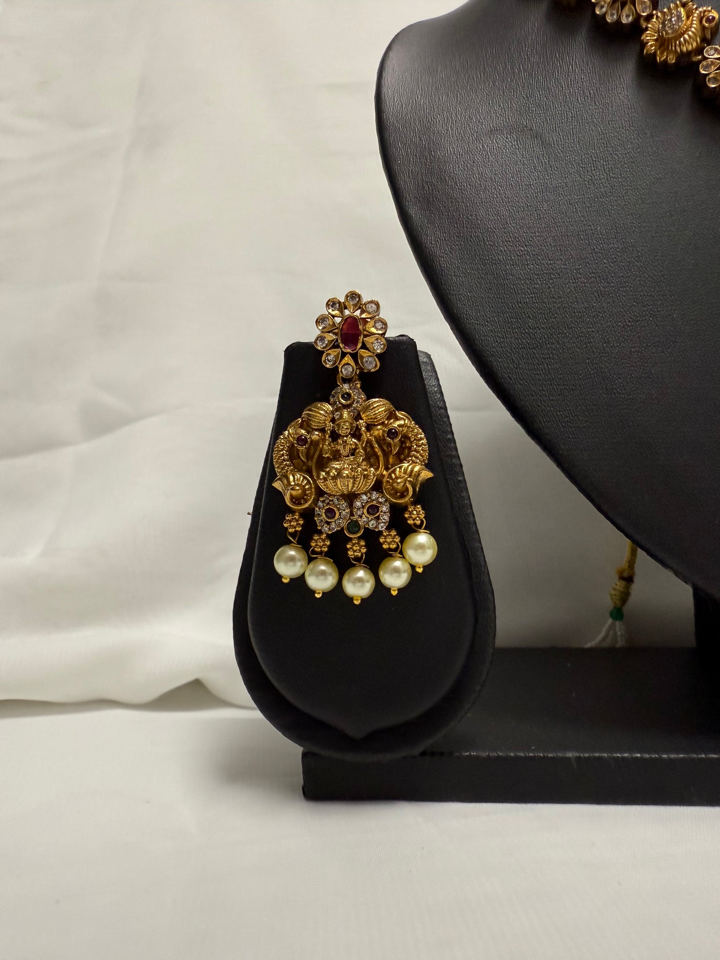 Gold Traditional Necklace 136