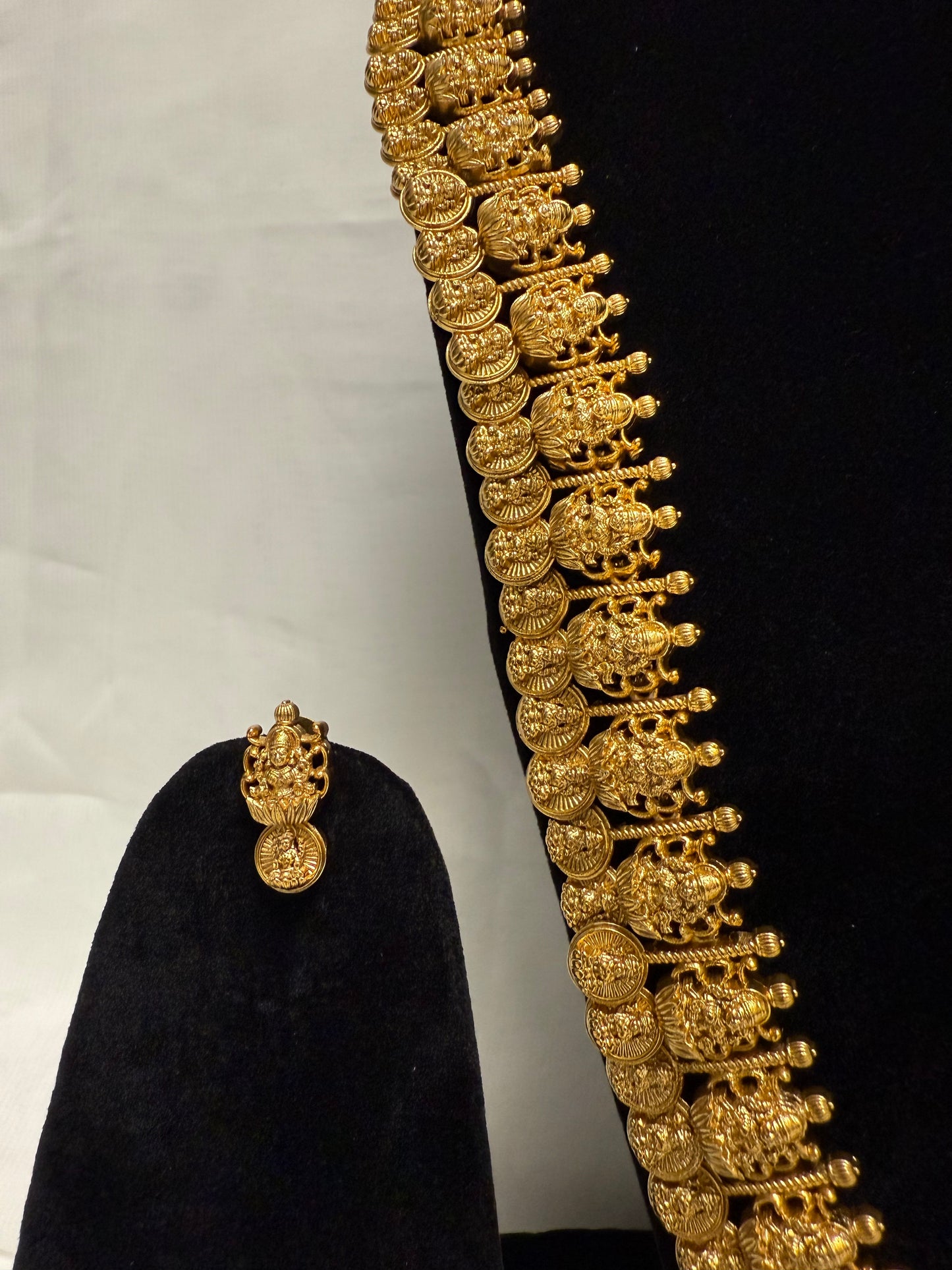 Gold Traditional Necklace 122