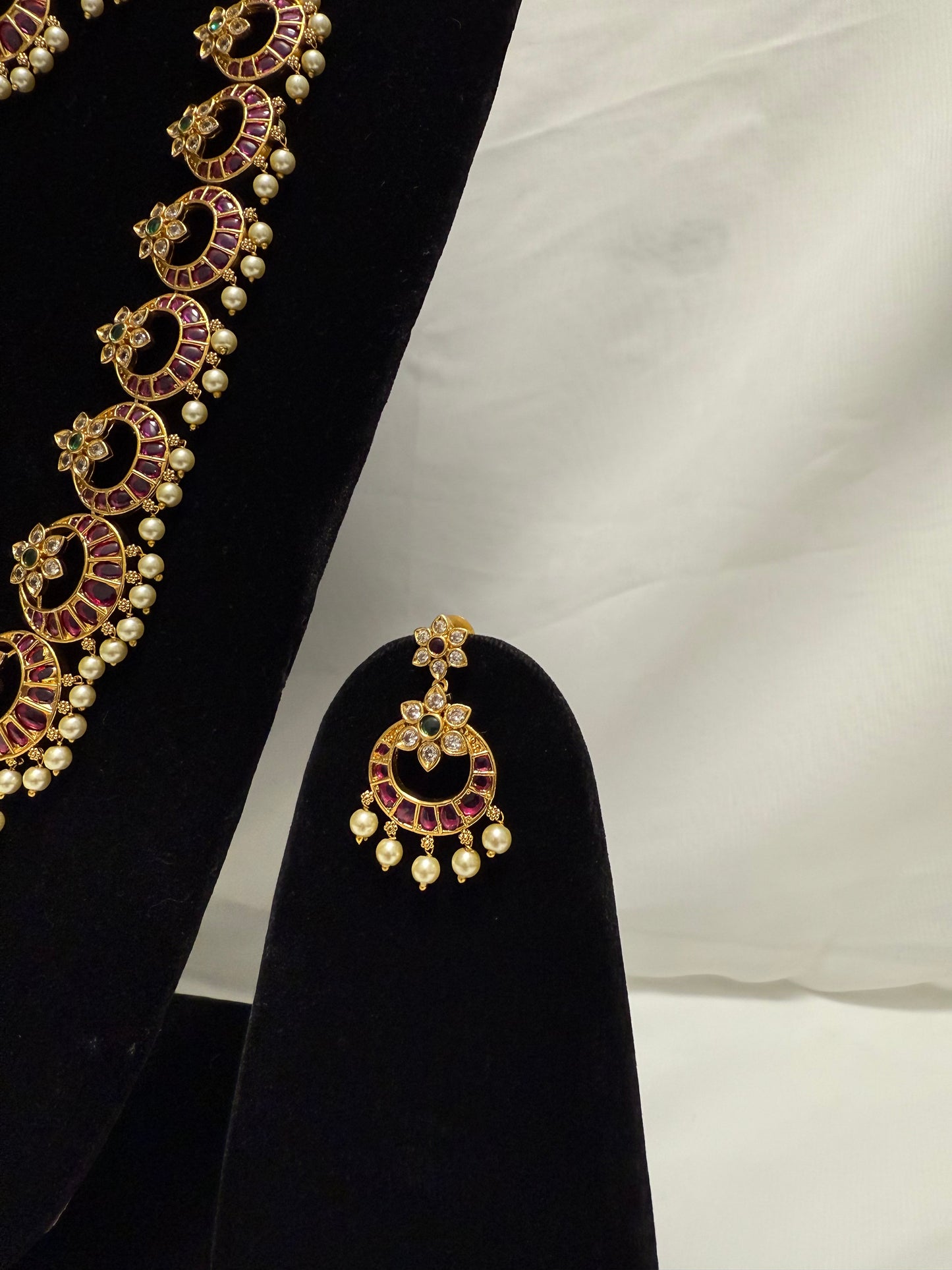 Gold Traditional Necklace 107