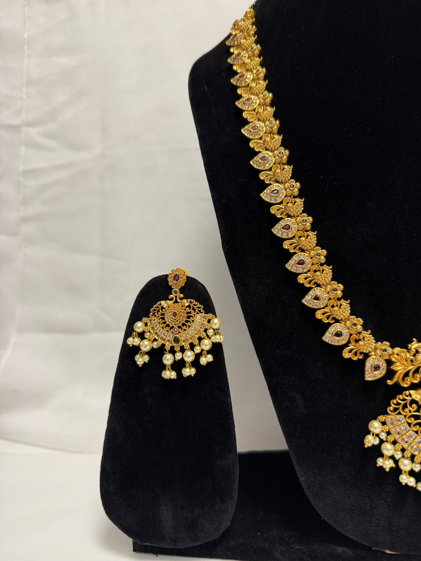 Gold Traditional Necklace 70