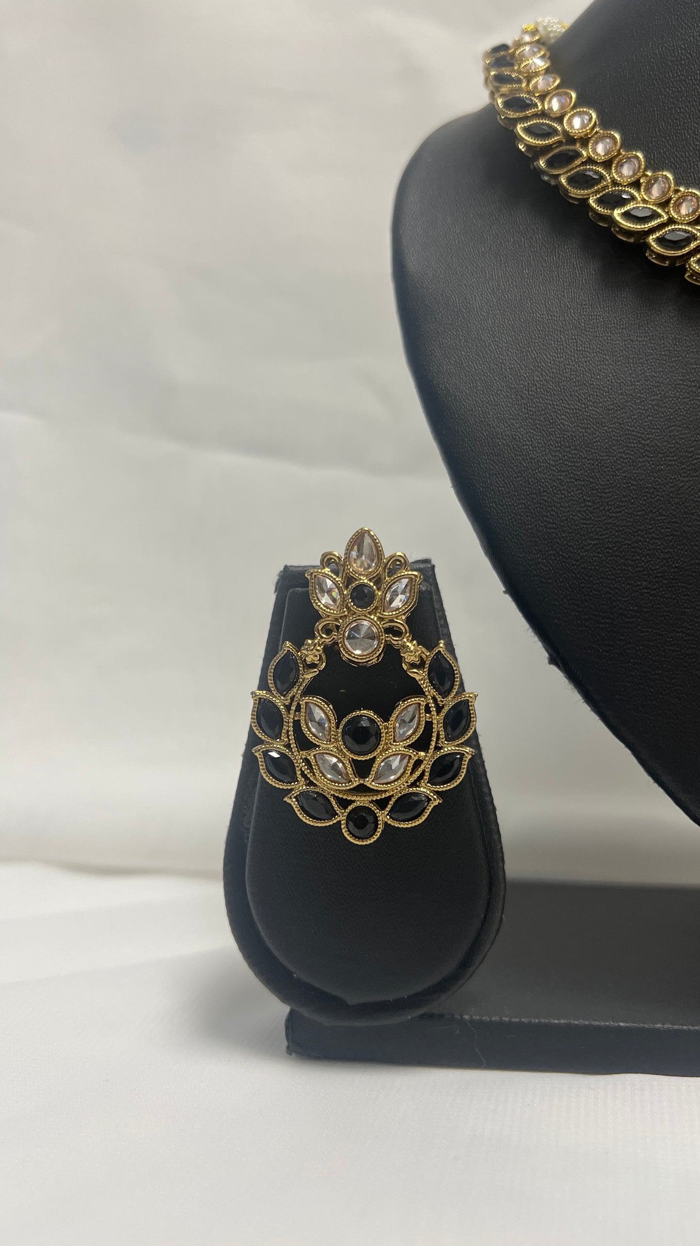 Black Party Necklace 04