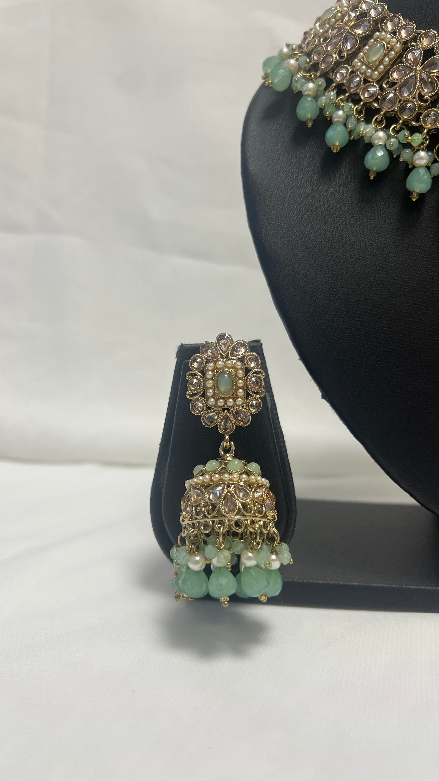 Green Party Necklace 94