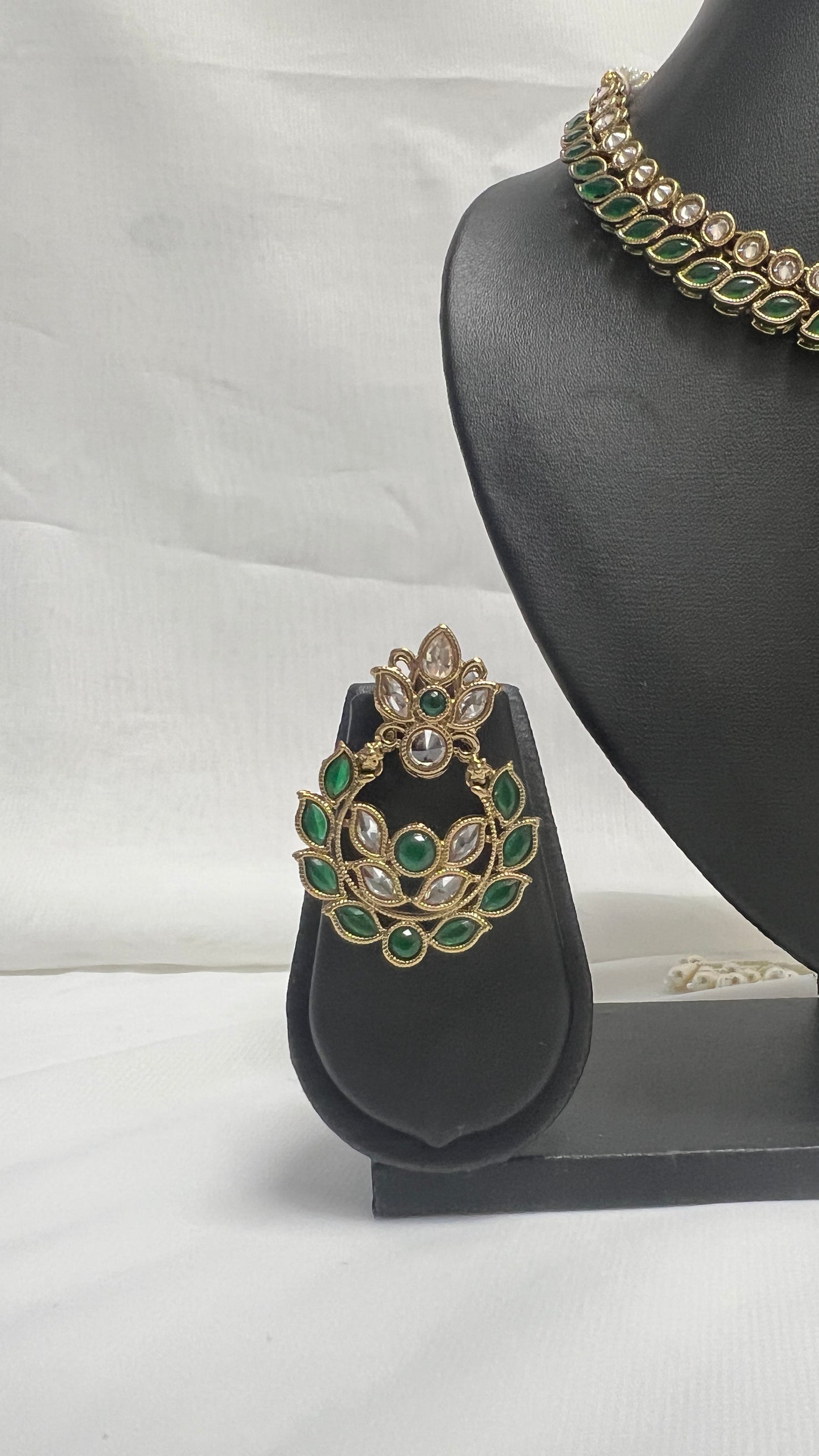 Green Party Necklace 199