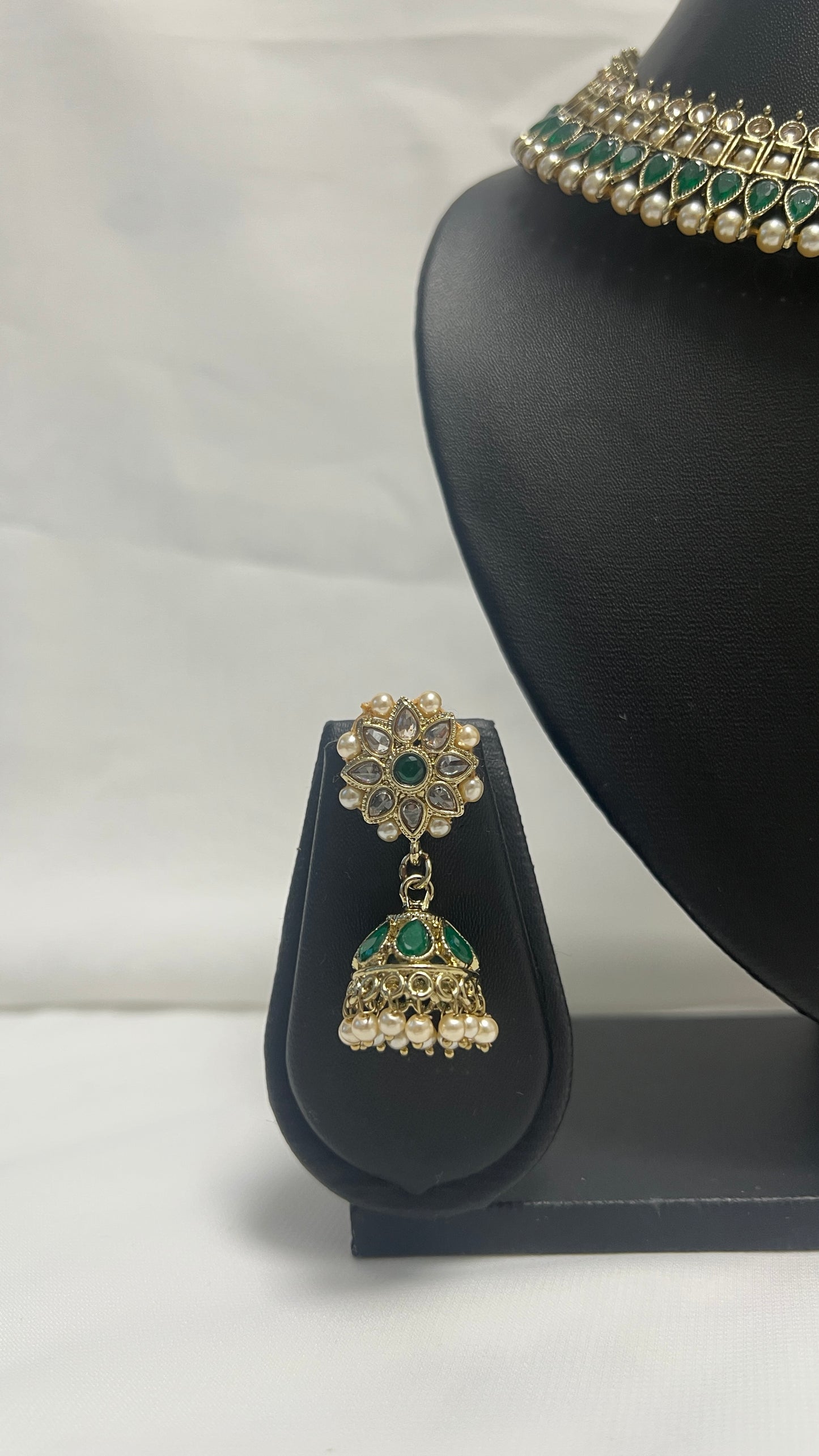 Green Party Necklace 77