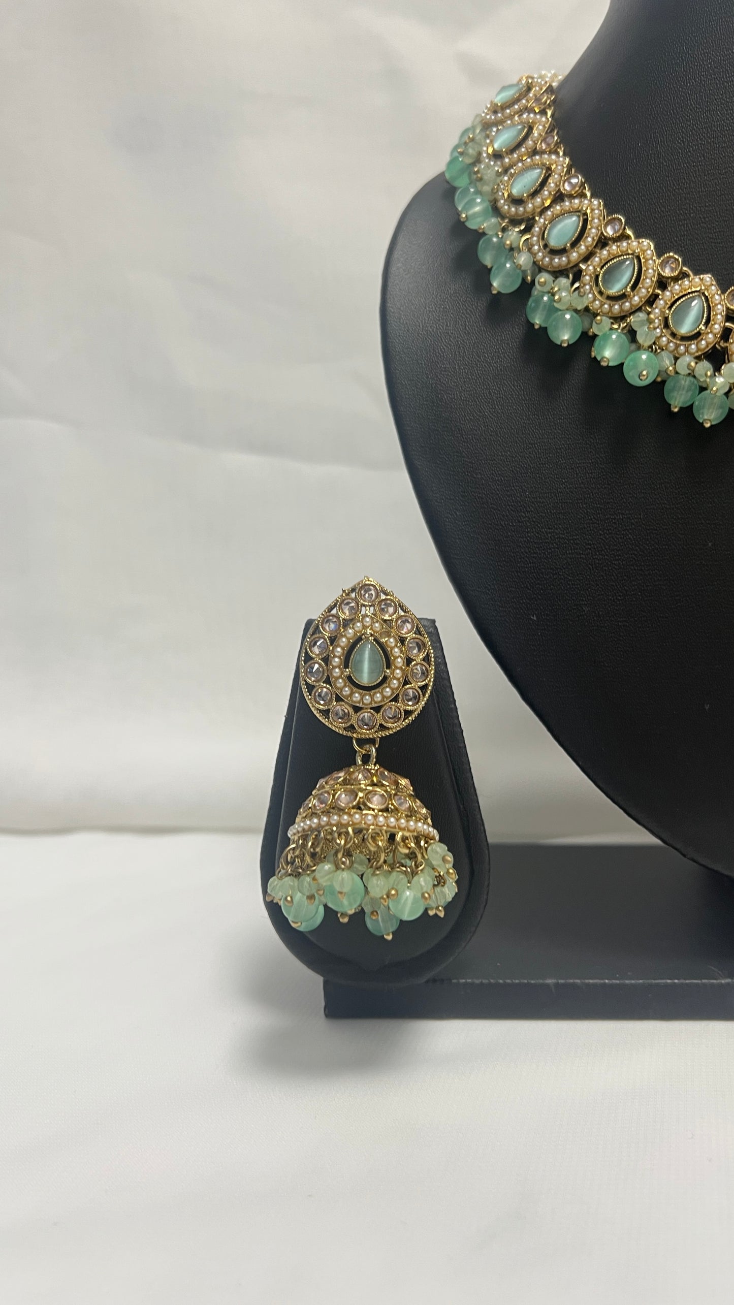 Green Party Necklace 35