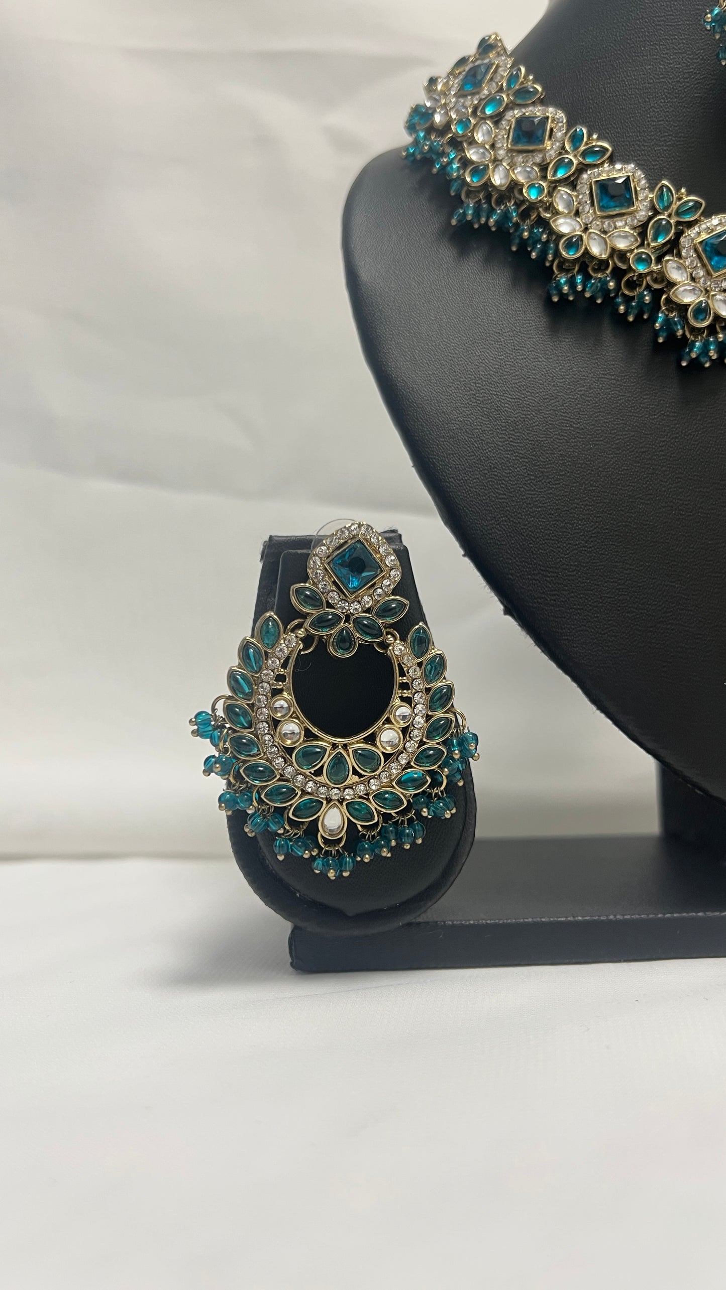 Turquoise Party Necklace 200