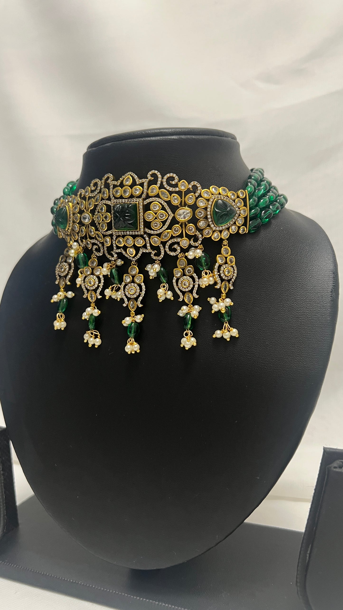 Green Traditional Choker 152