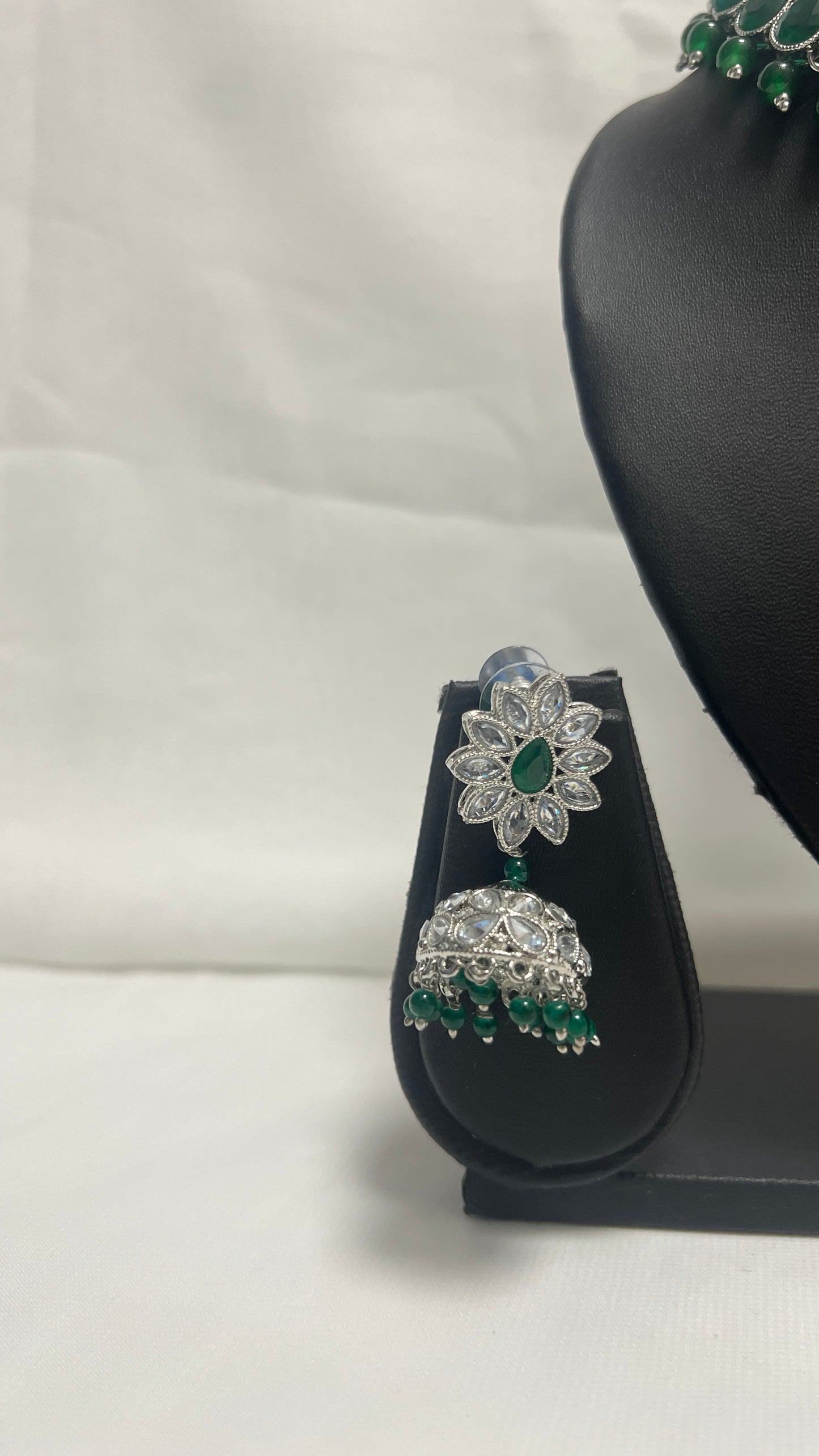 Green Party Necklace 76