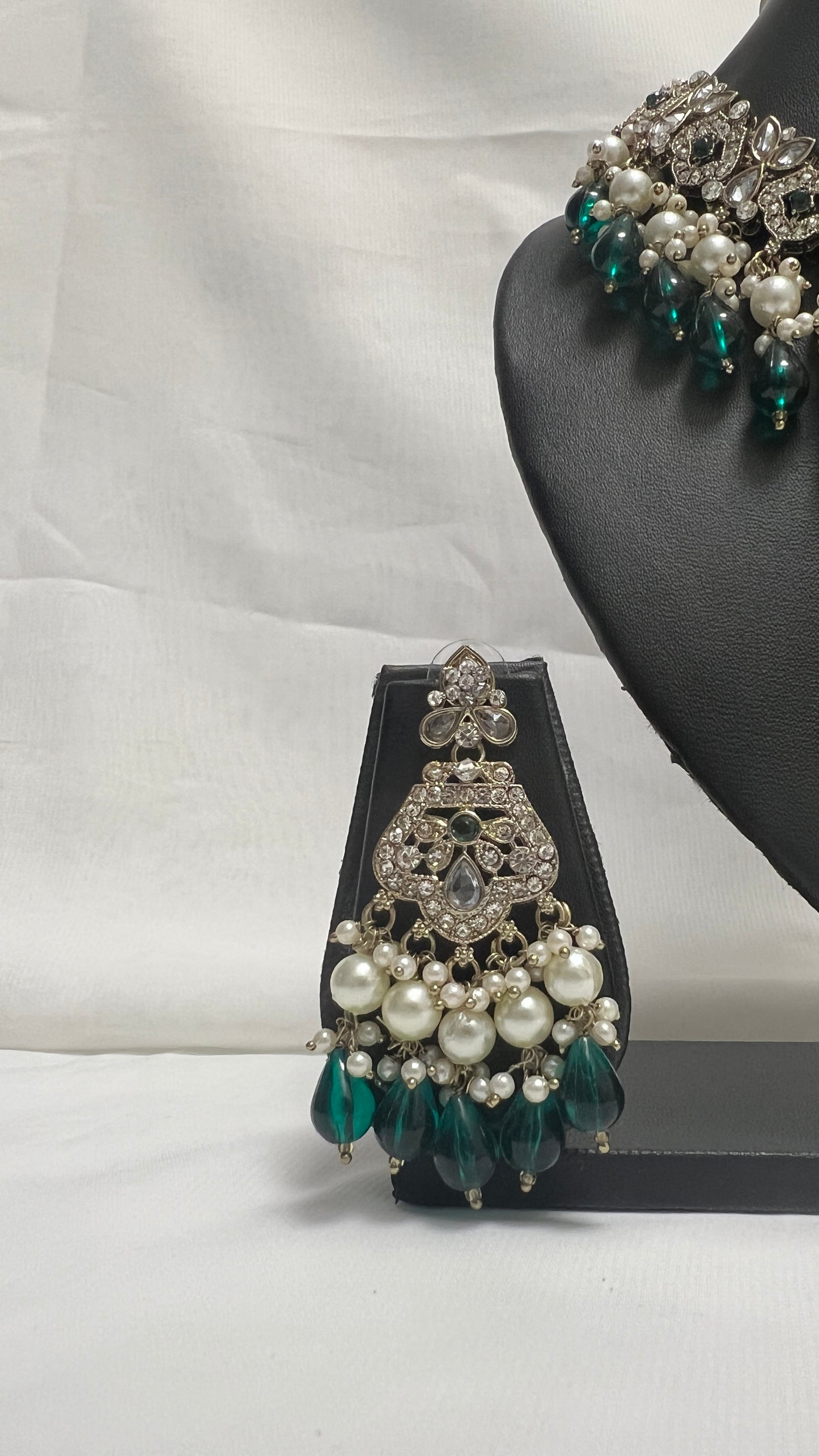 Green Party Necklace 161