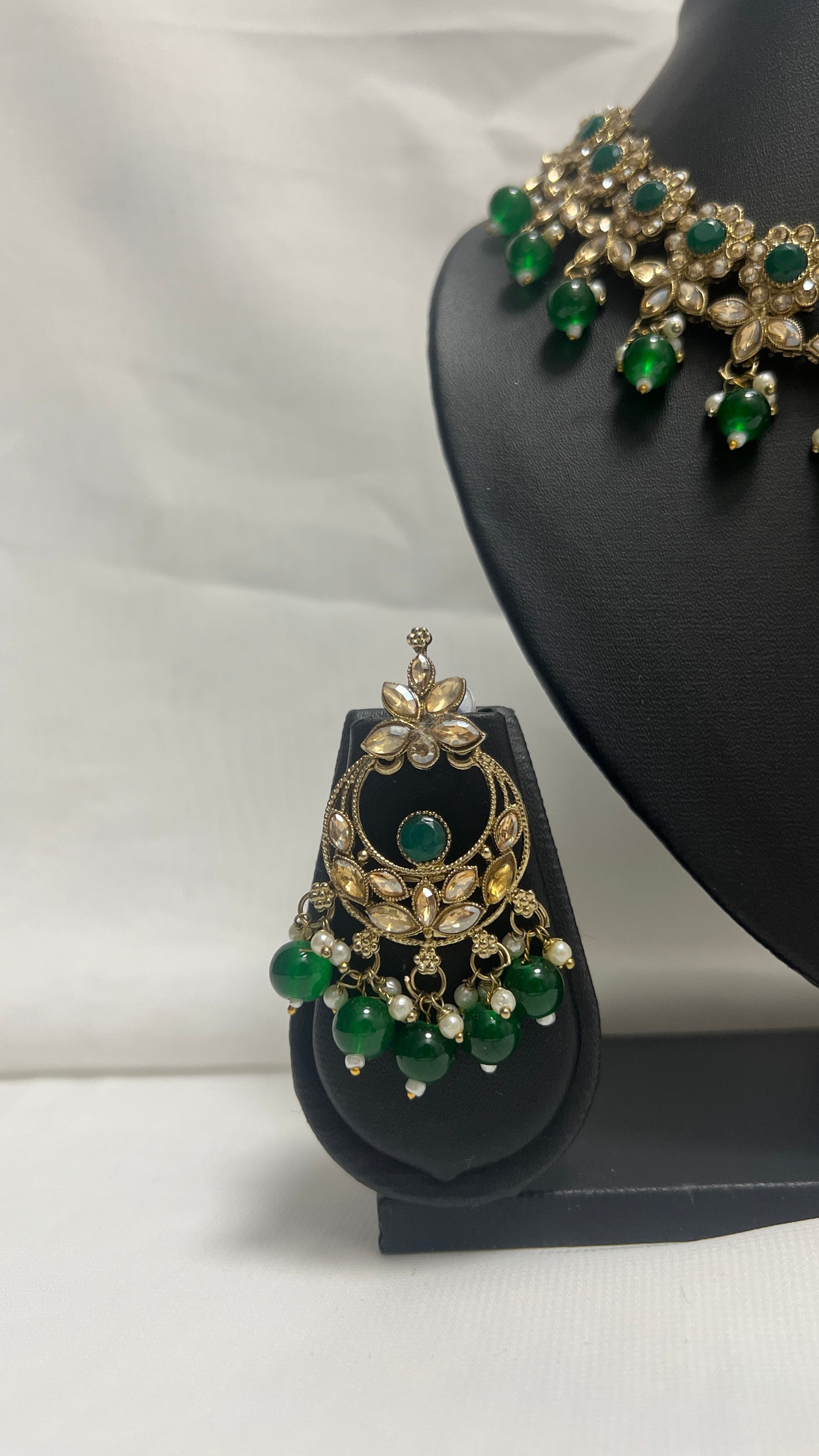 Green Party Necklace 40