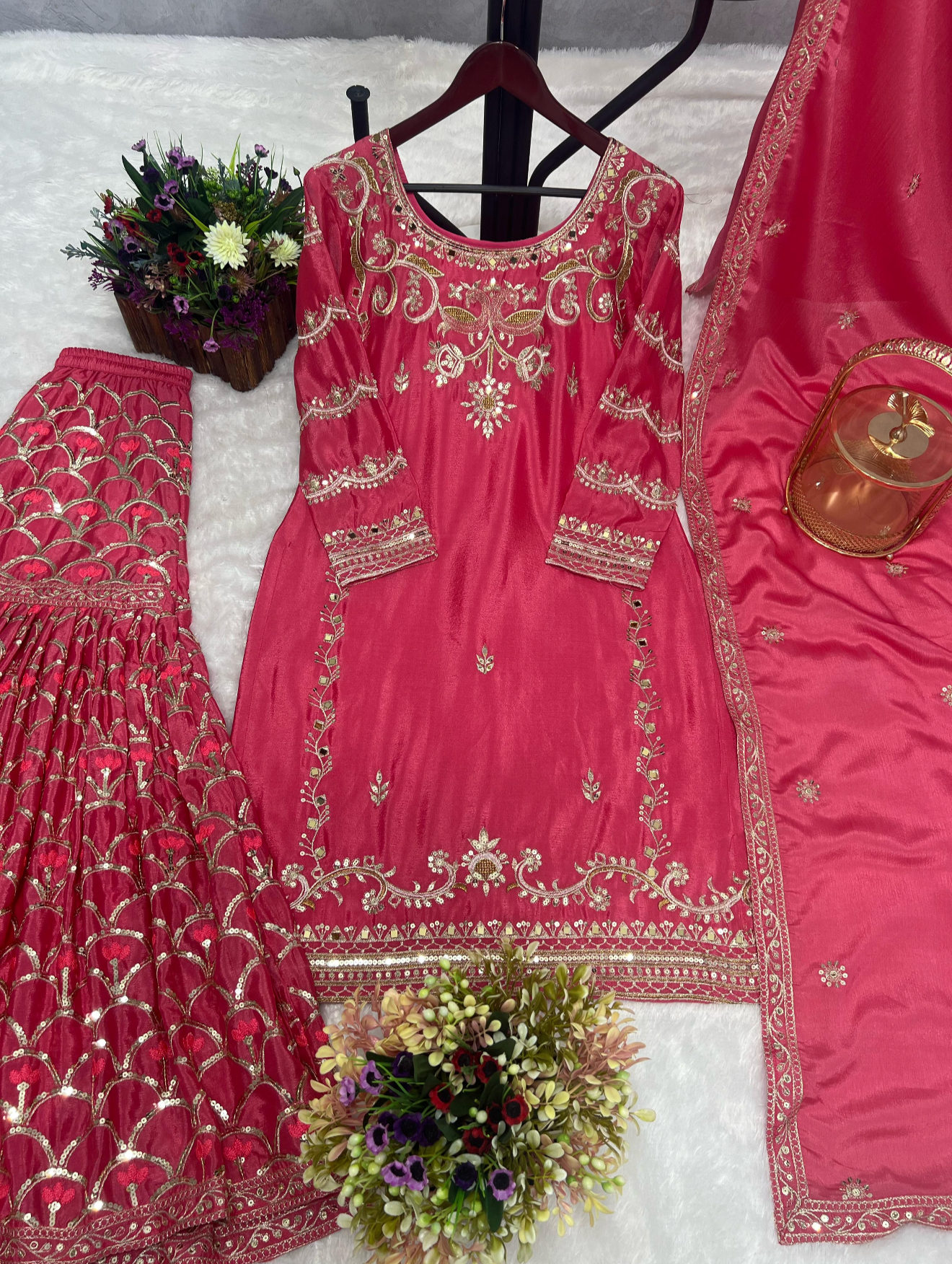 Zeenat Sharara/Gharara
