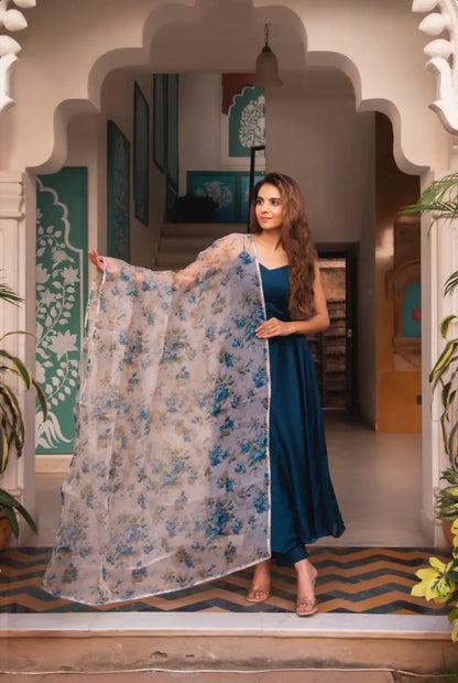 Esha Anarkali