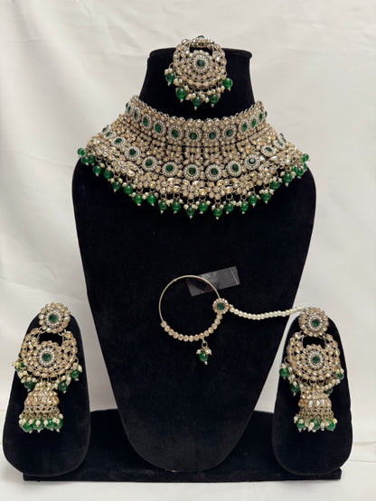 Green Party Necklace 197