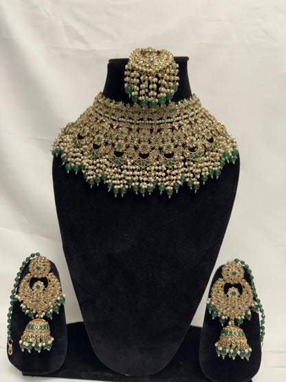 Green Party Necklace 195