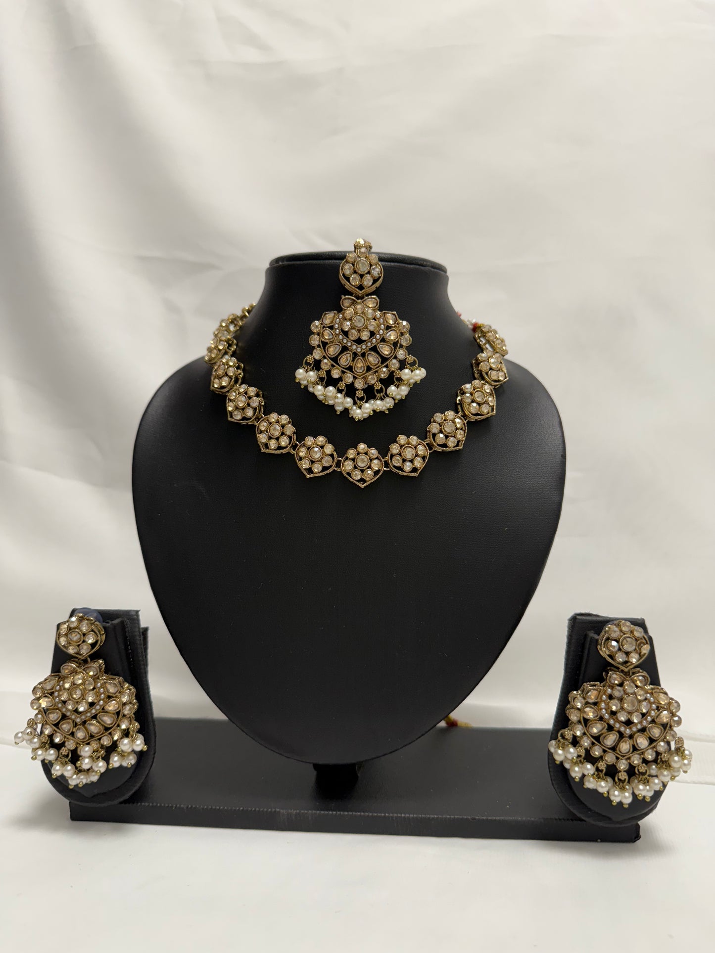 Gold Party Necklace 09