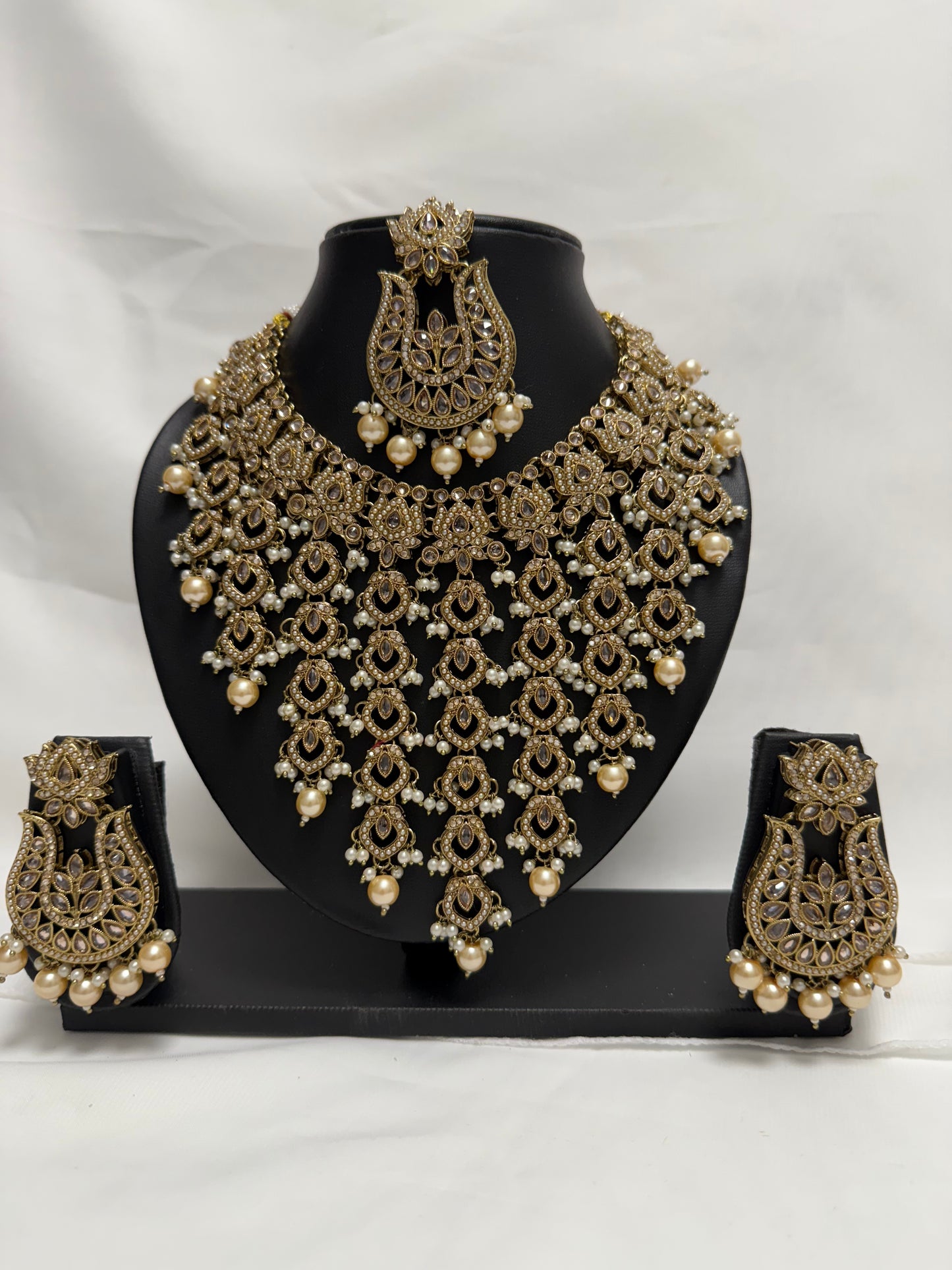 Gold Party Necklace 55