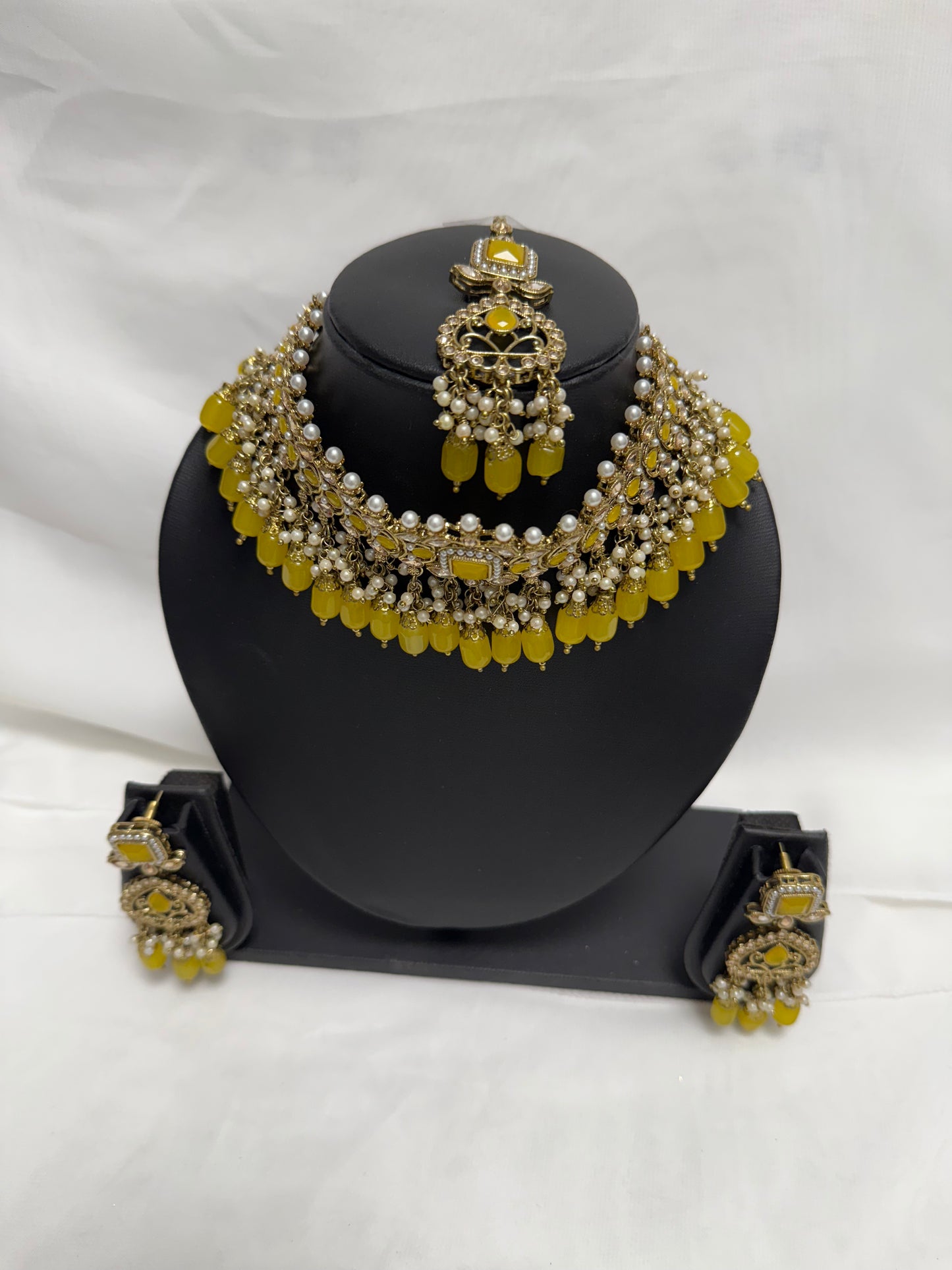 Yellow Party Necklace 10