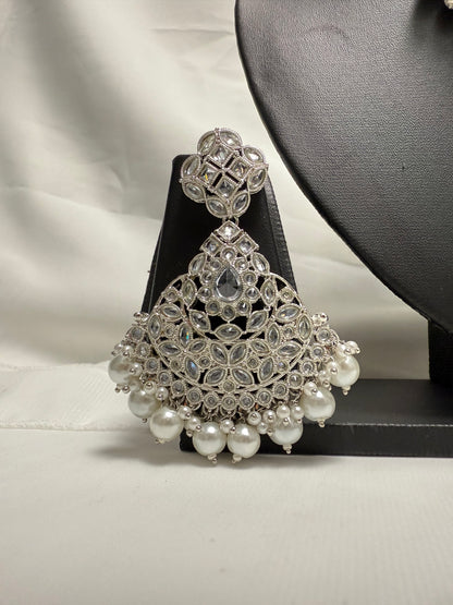 Silver Earrings with Tikka 204