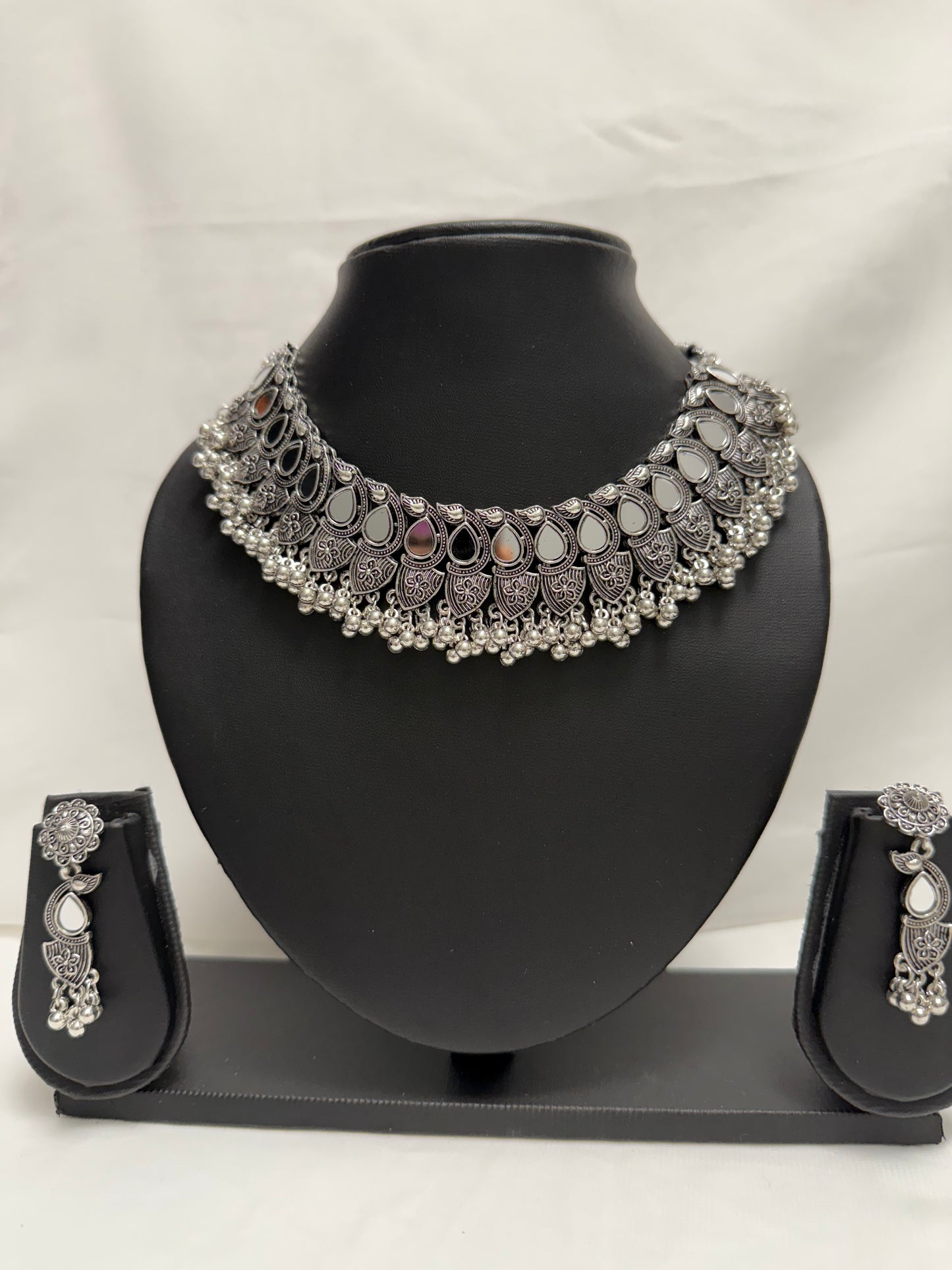 Silver Party Necklace 27