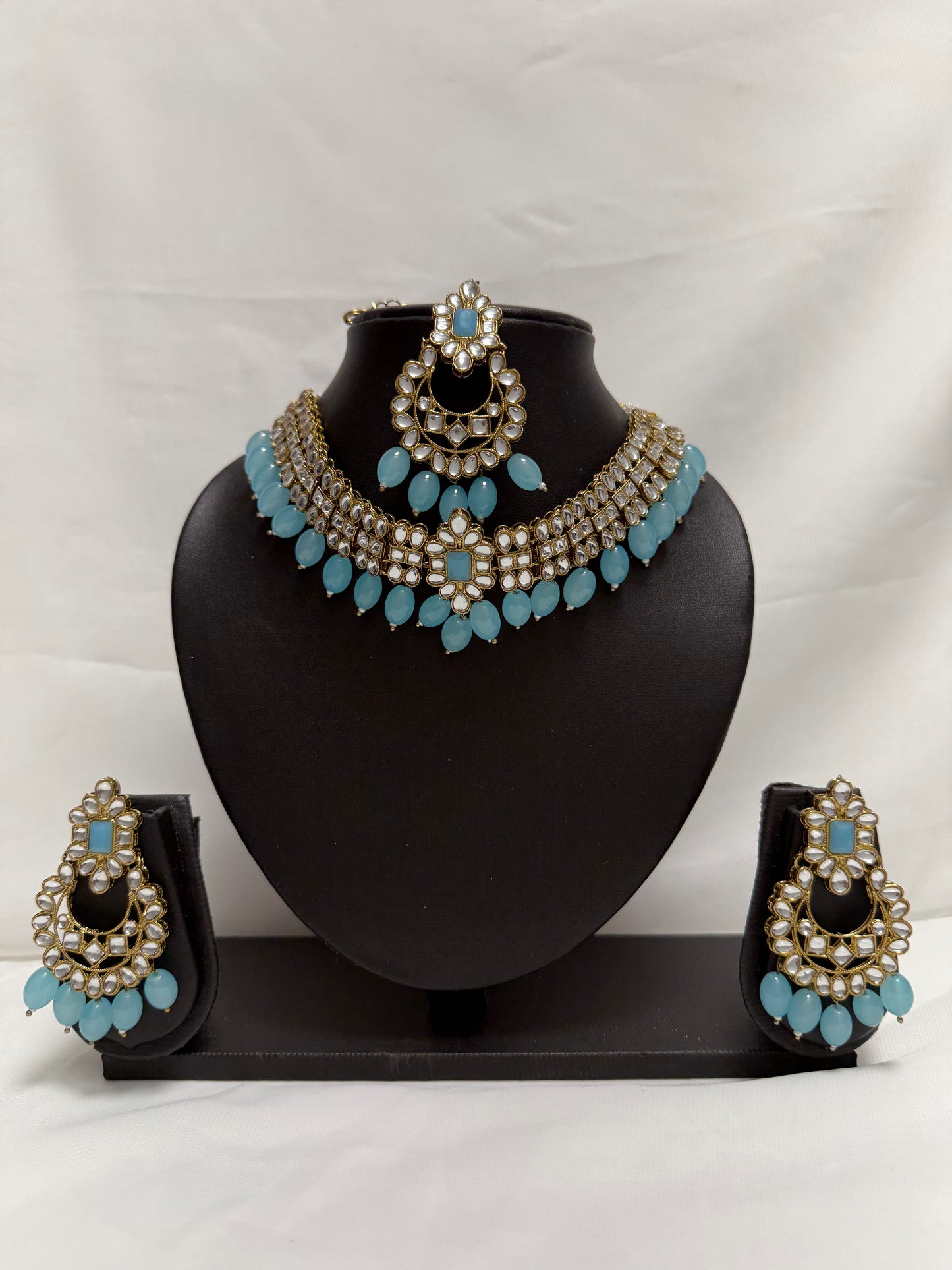 Blue Party Necklace 15