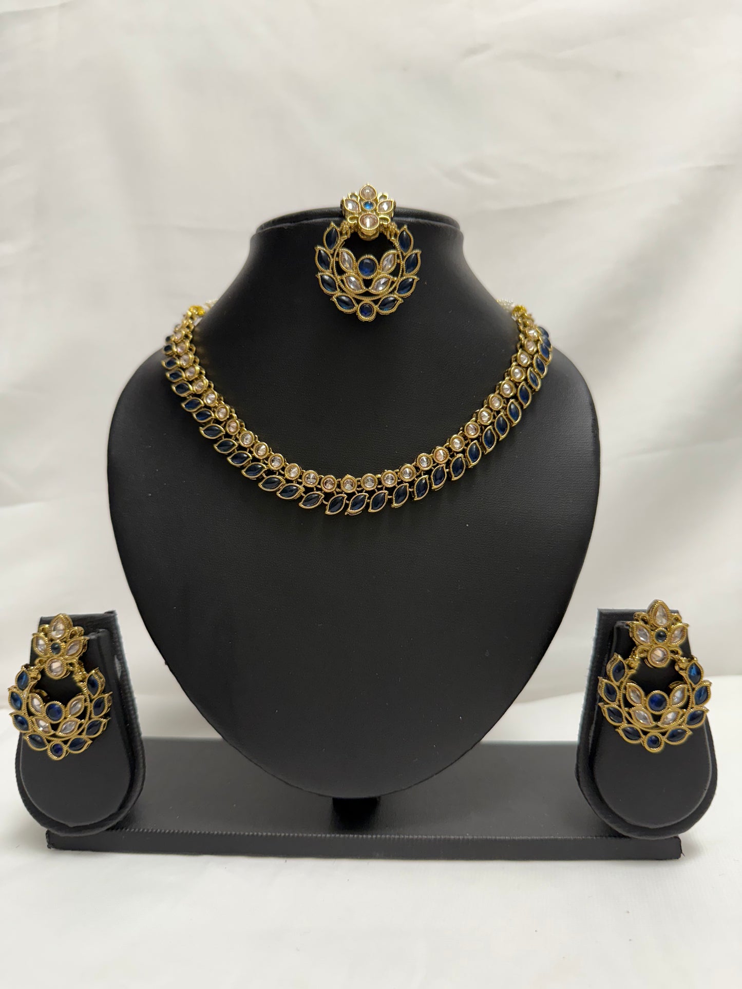 Blue Party Necklace 155