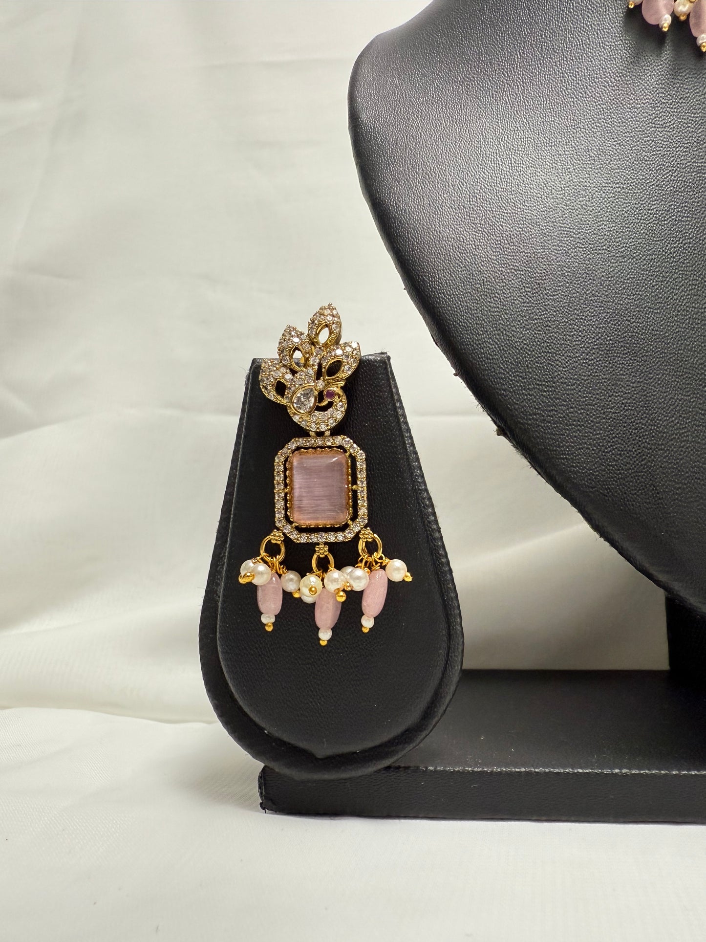 Rose Traditional Choker 112