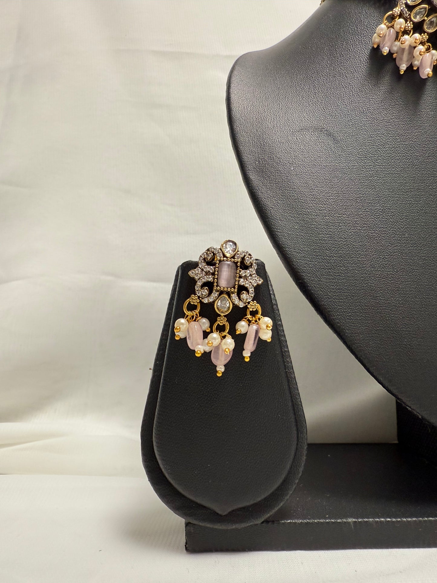 Rose Traditional Choker 44