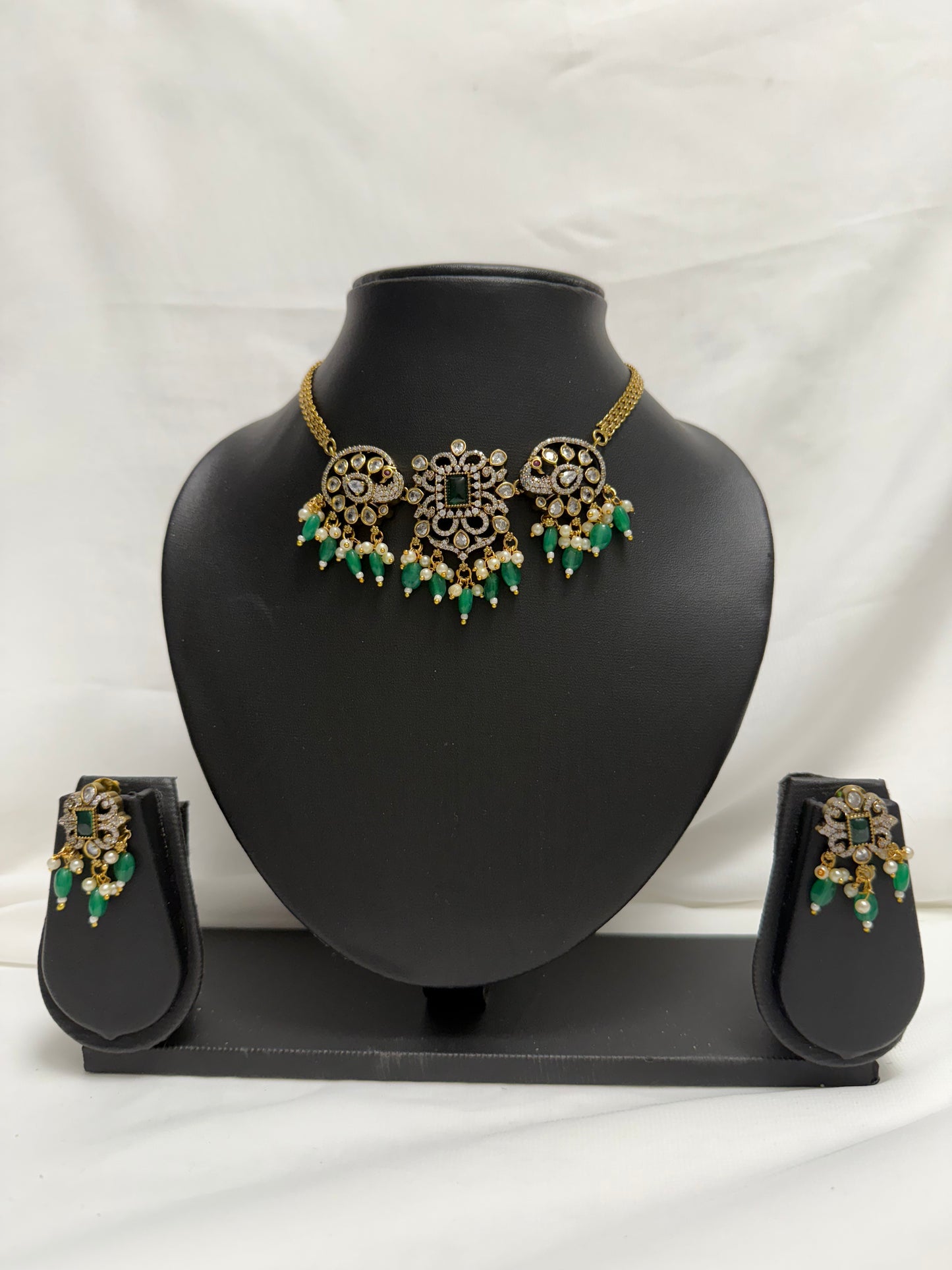 Green Traditional Choker 114