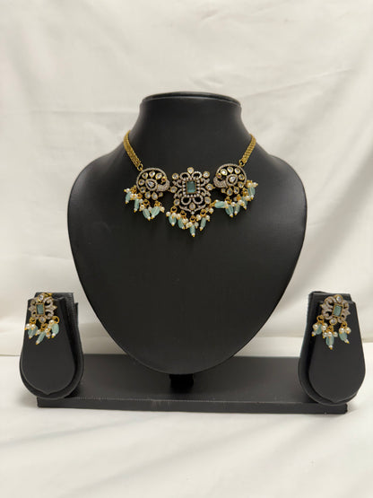 Green Traditional Choker 145