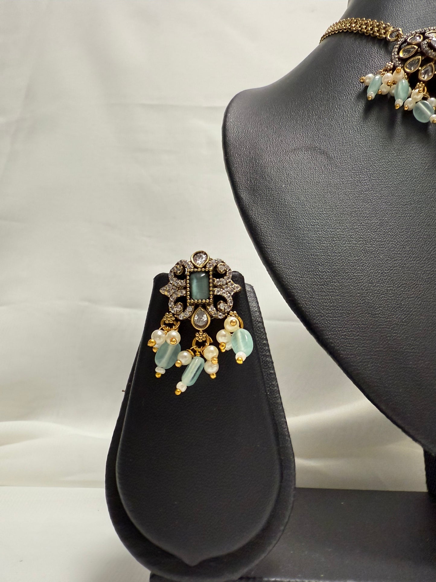 Green Traditional Choker 145