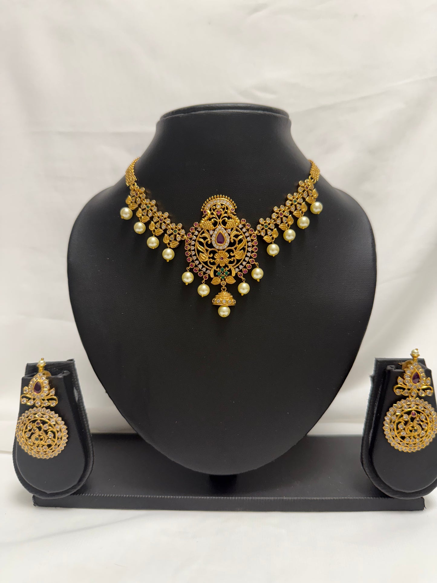 Gold Traditional Necklace 117