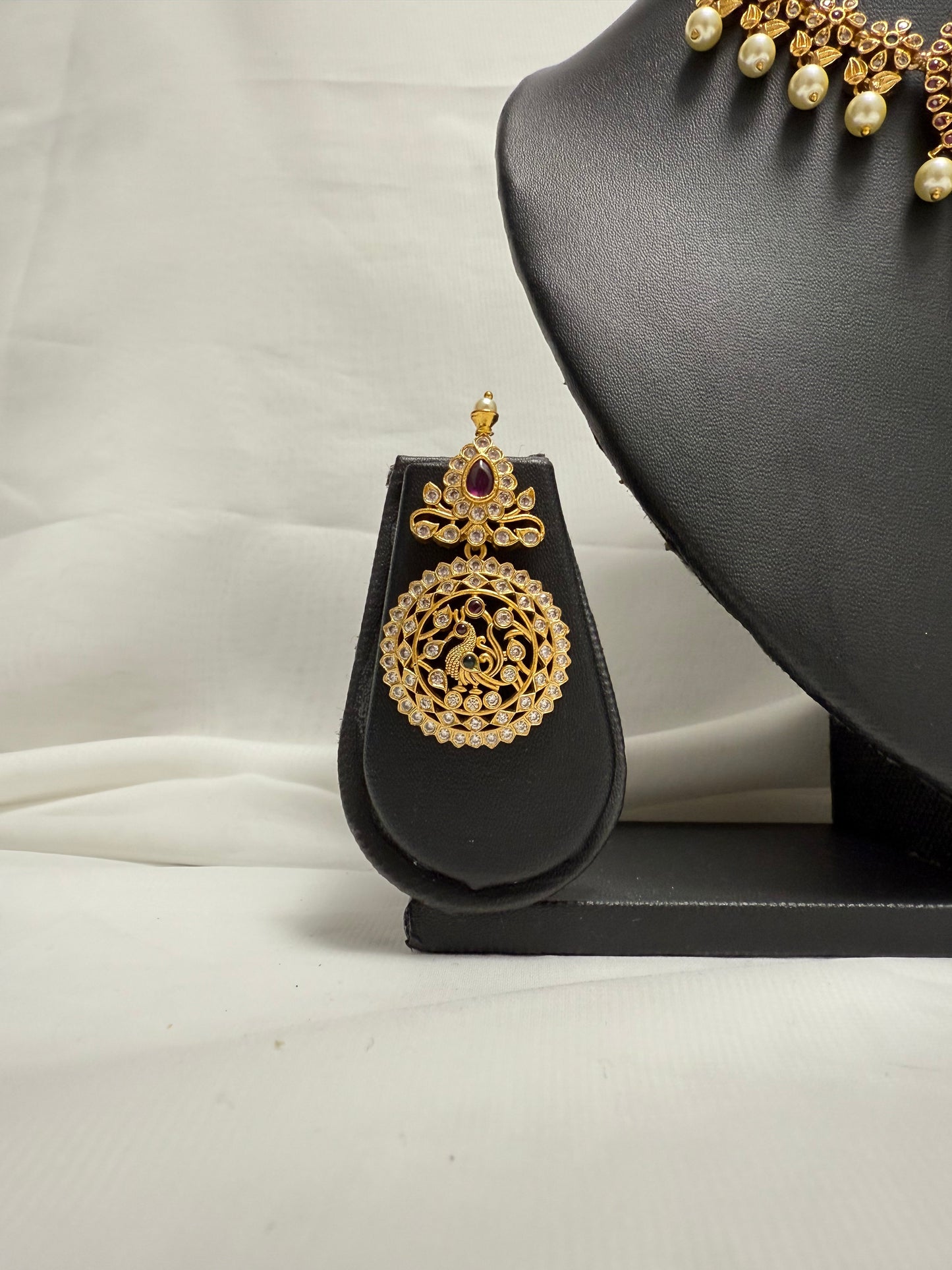 Gold Traditional Necklace 117