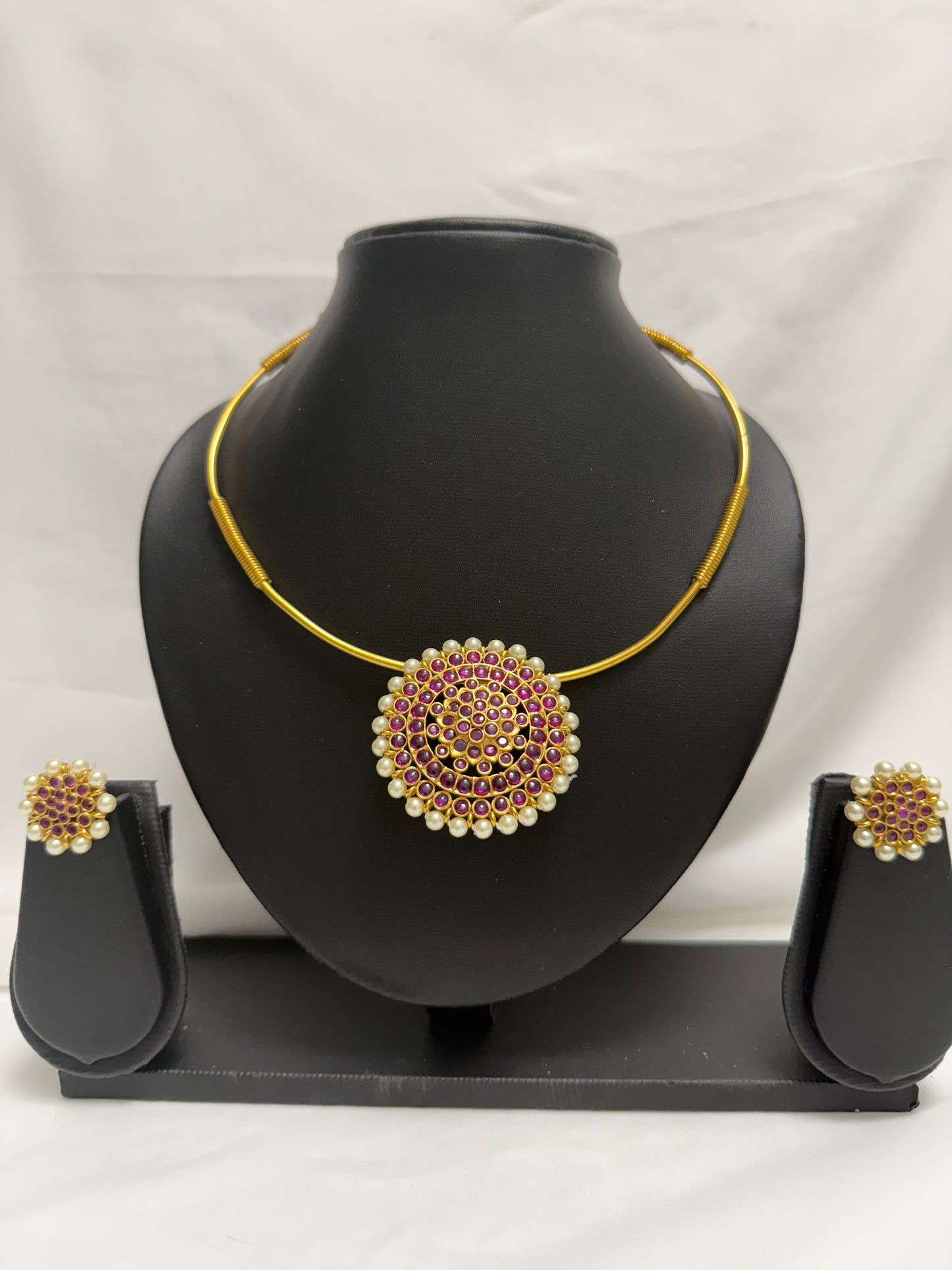 Gold Traditional Necklace 100