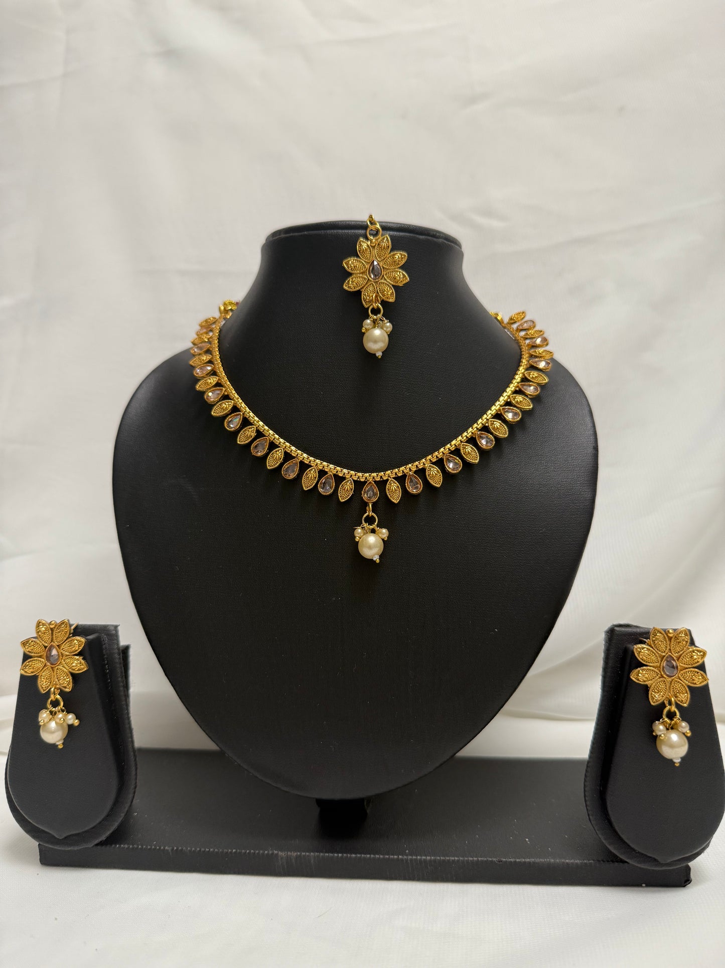 Gold Traditional Necklace 118