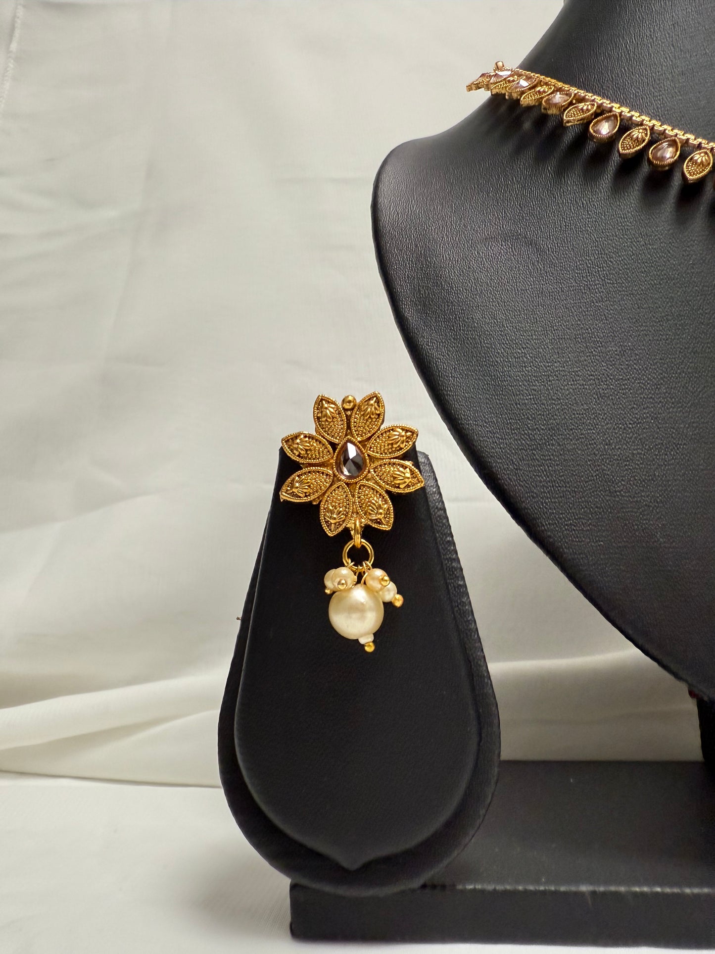 Gold Traditional Necklace 118