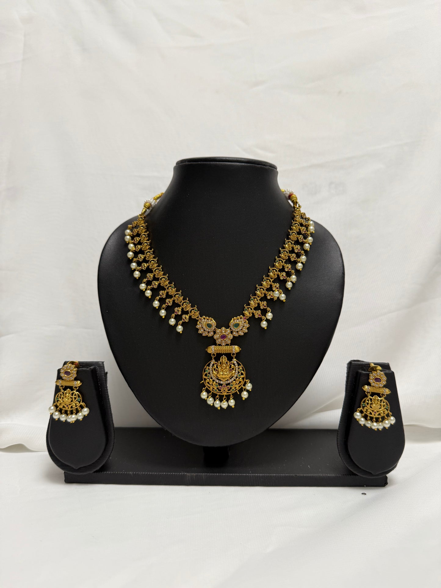 Gold Traditional Necklace 120