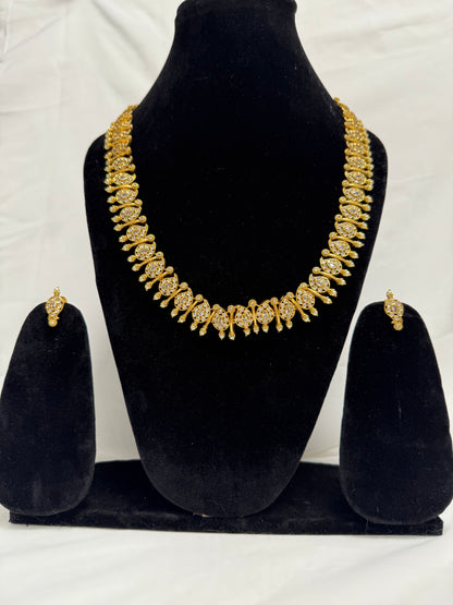 Gold Traditional Necklace 105
