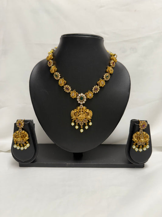 Gold Traditional Necklace 136