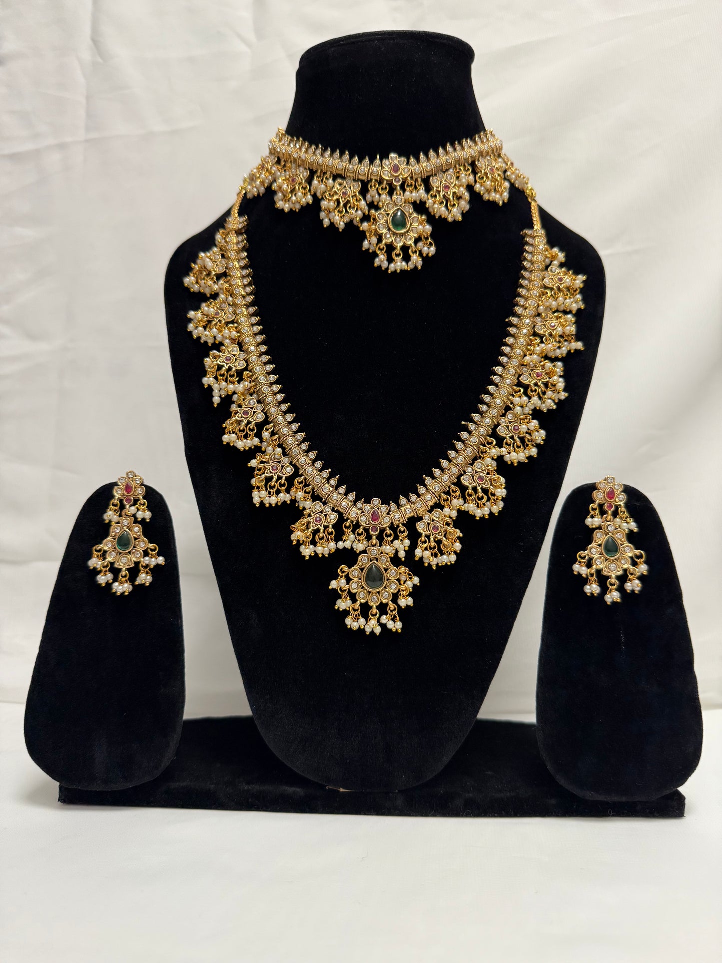 Gold Traditional Necklace 121