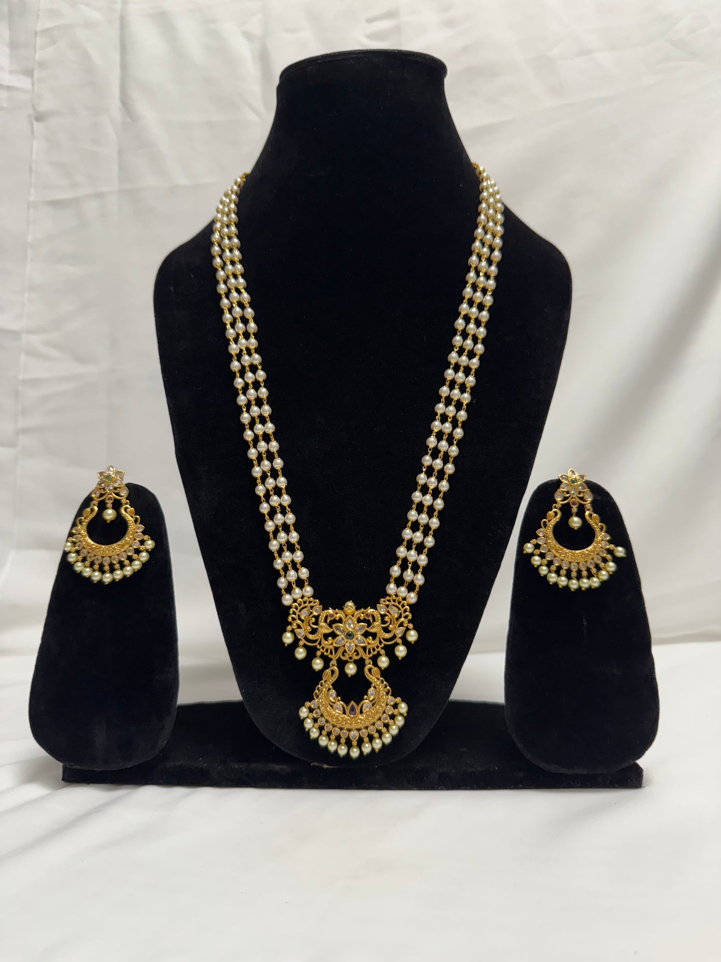 Gold Traditional Necklace 135