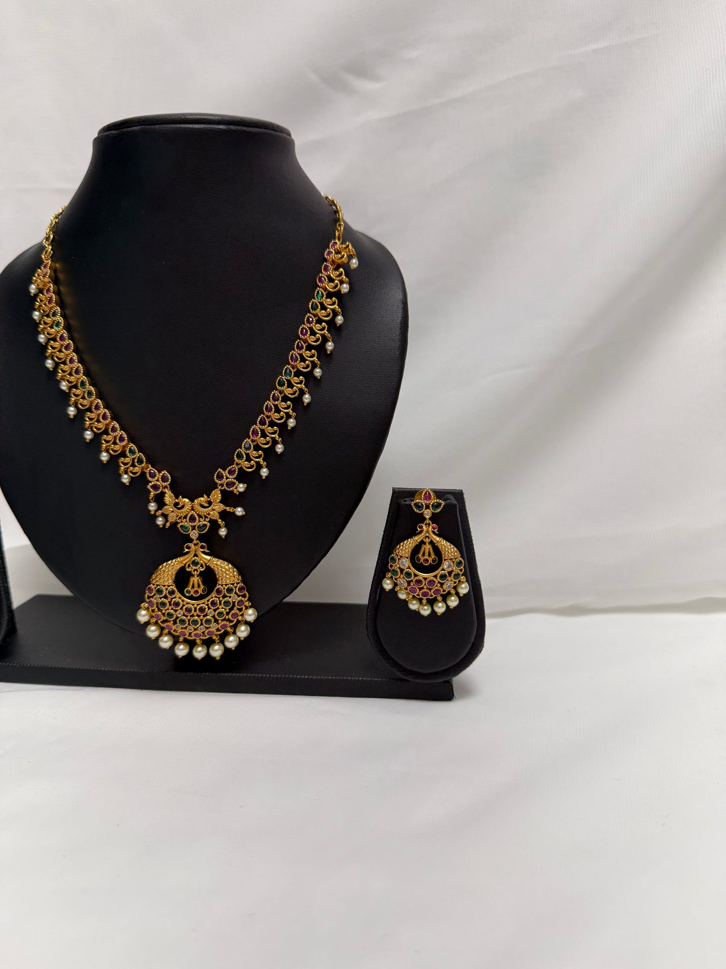 Gold Traditional Necklace 160