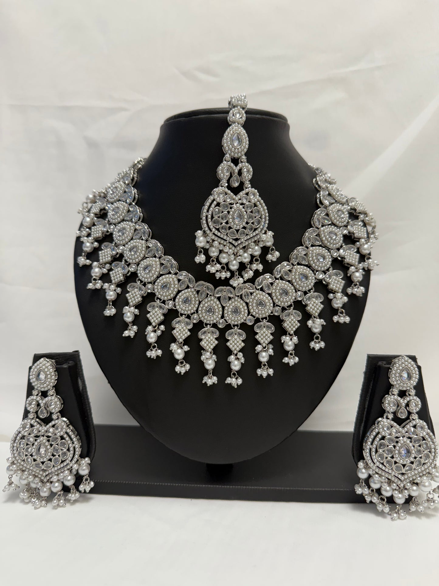 Silver Party Necklace 182