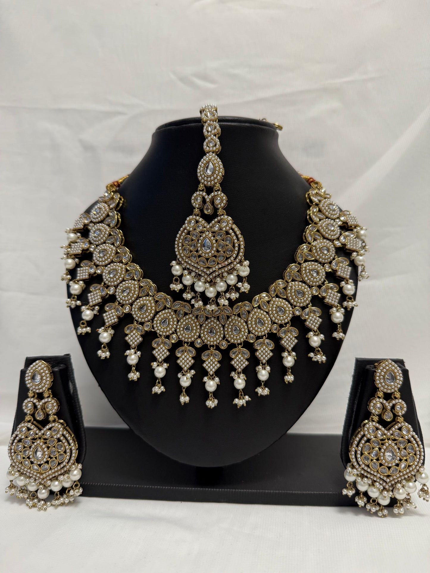 Gold Traditional Necklace 206