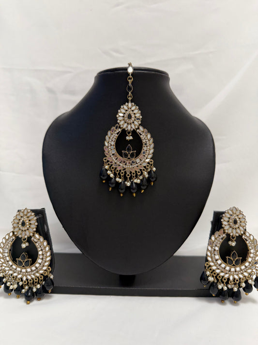 Black Earrings with Tikka 183