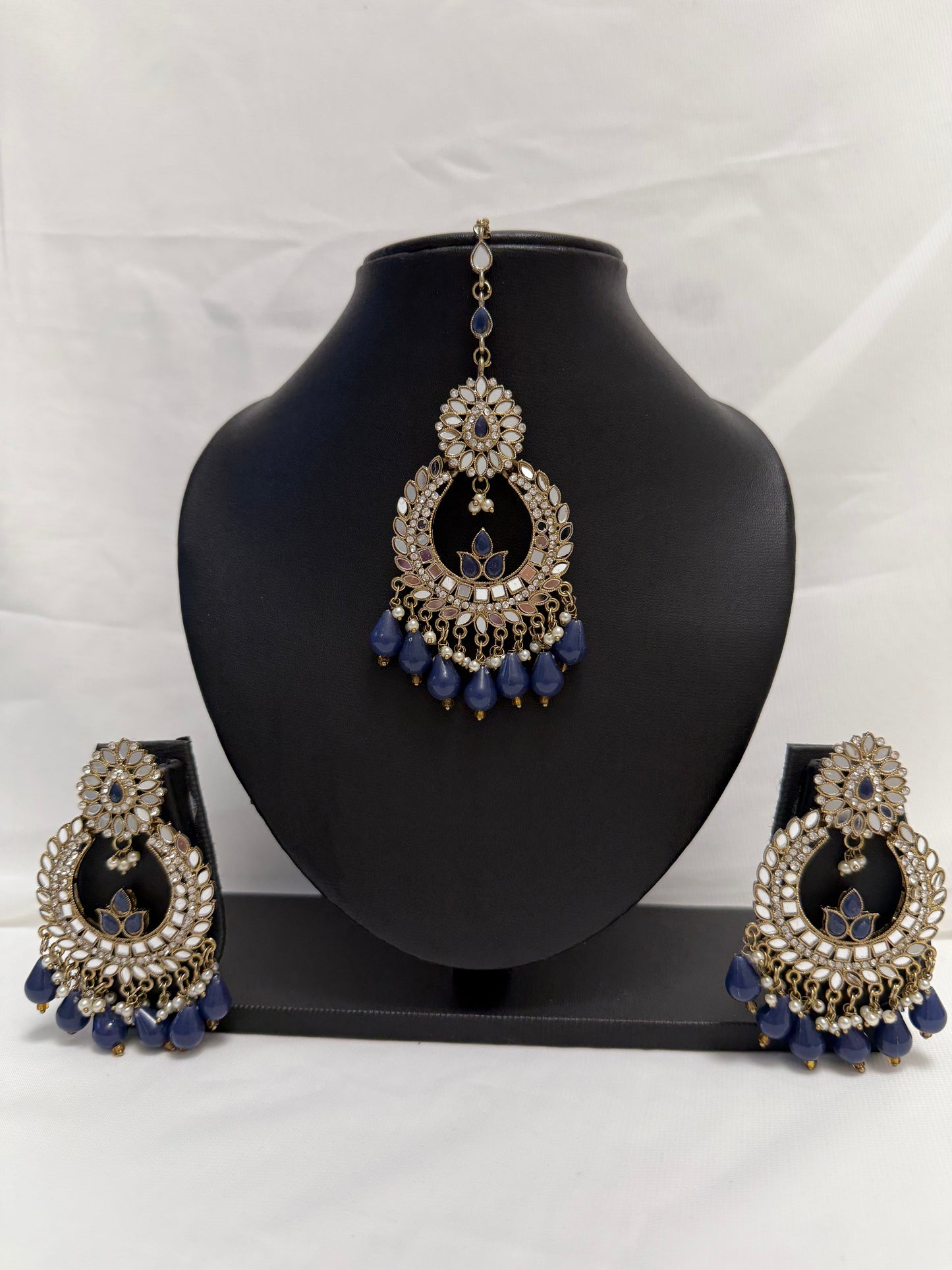 Blue Earrings with Tikka 185